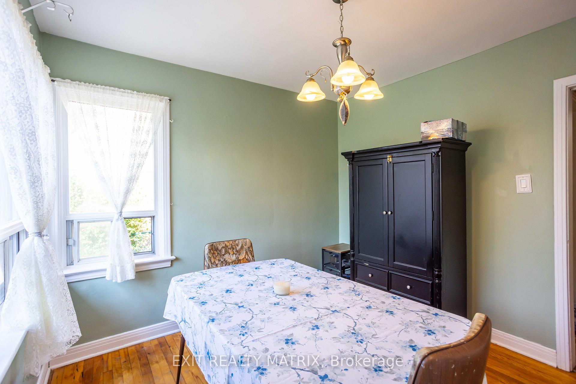 Photo 19 of 552 Dunbrack Street, Ottawa, Overbrook/Castle Heights — HOMEH