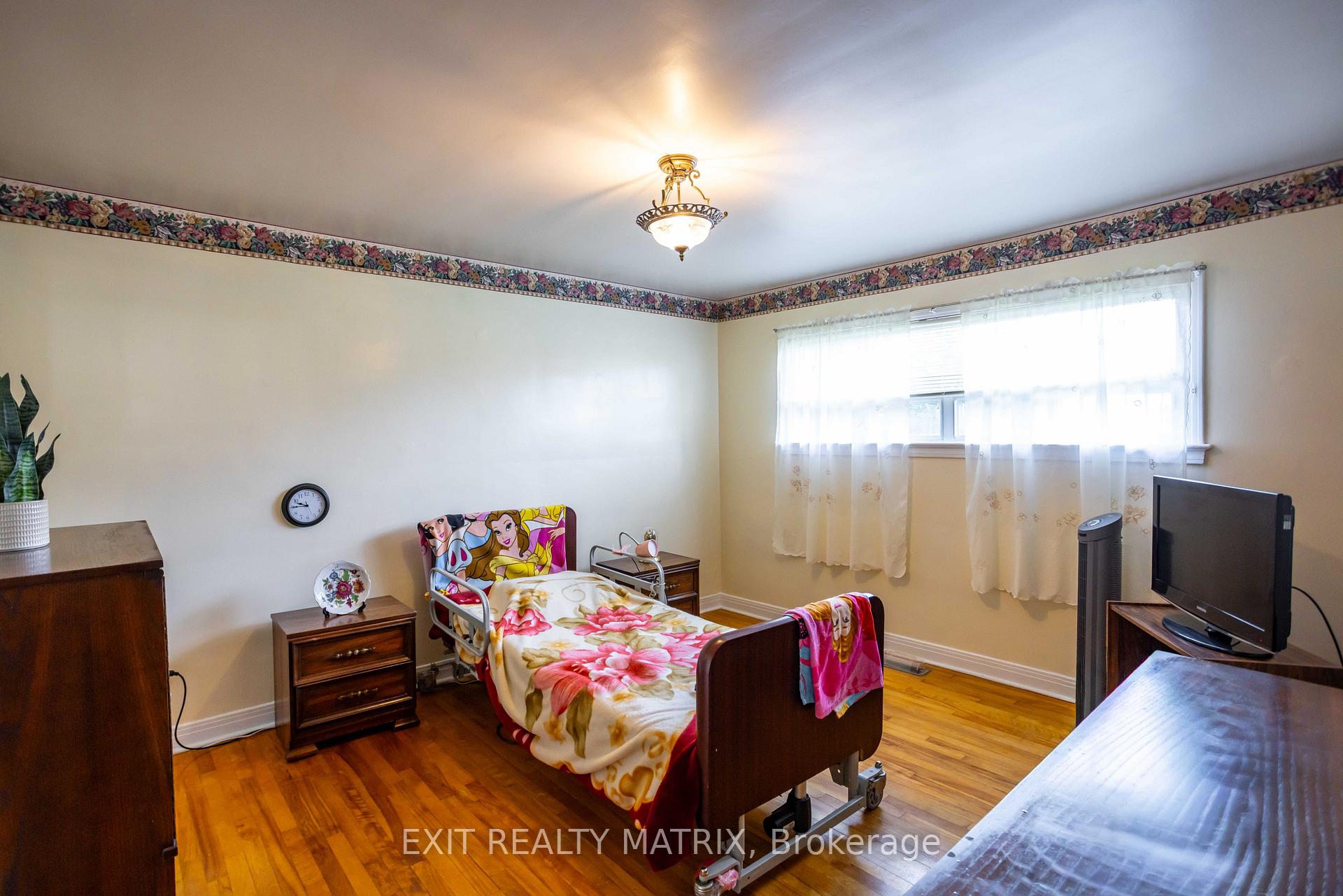 Photo 29 of 552 Dunbrack Street, Ottawa, Overbrook/Castle Heights — HOMEH