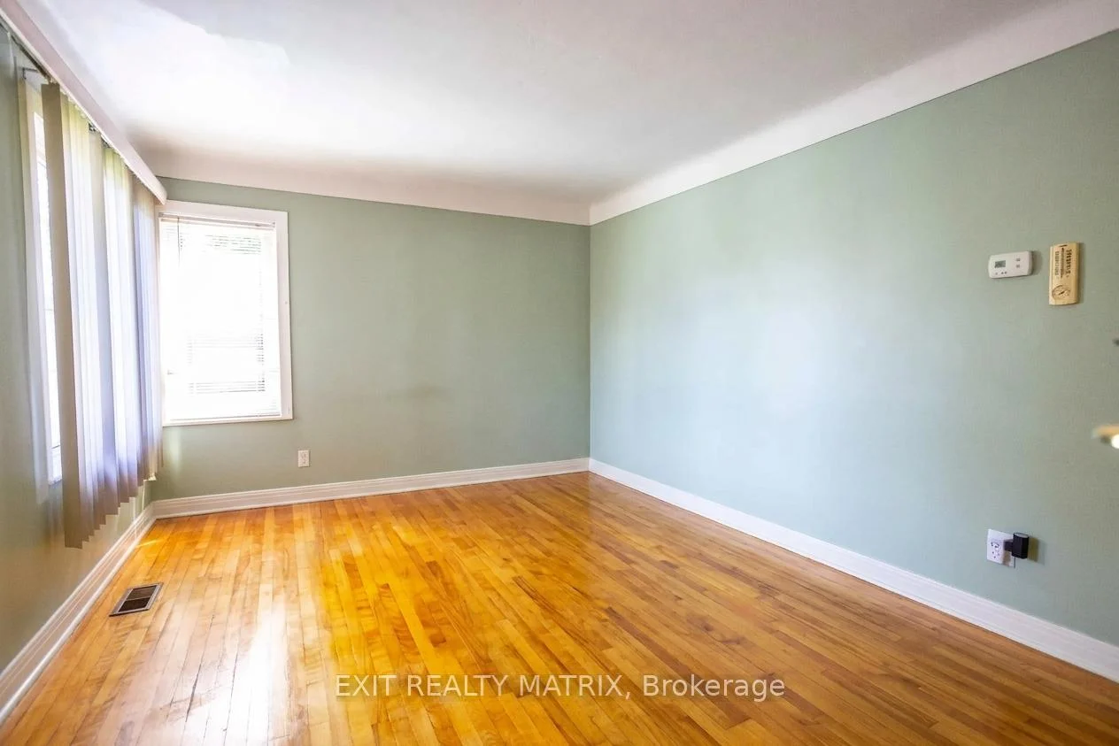 Photo 12 of 552 Dunbrack Street, Ottawa, Overbrook/Castle Heights — HOMEH