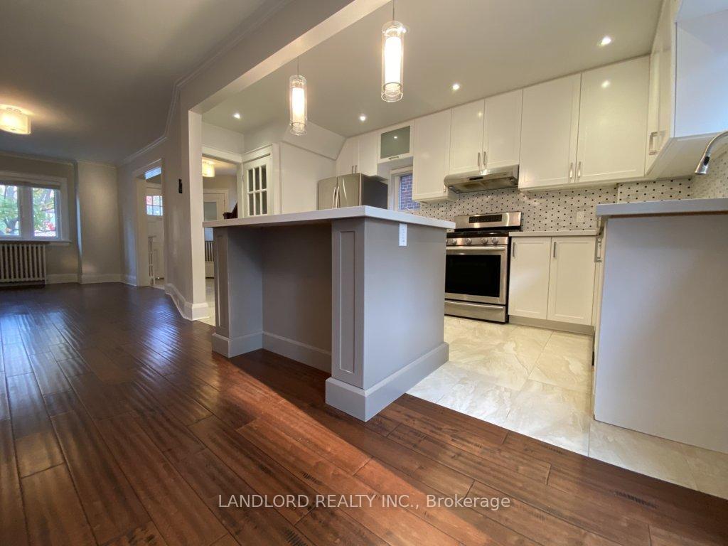 Photo 2 of 22 Lorindale Avenue, Toronto, Lawrence Park North — HOMEH
