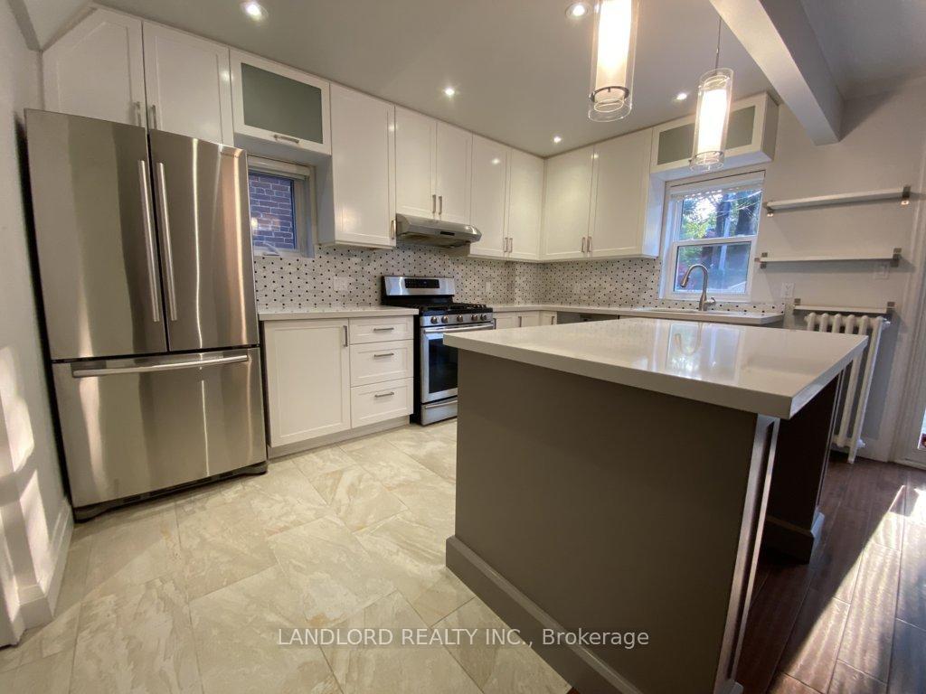 Photo 3 of 22 Lorindale Avenue, Toronto, Lawrence Park North — HOMEH