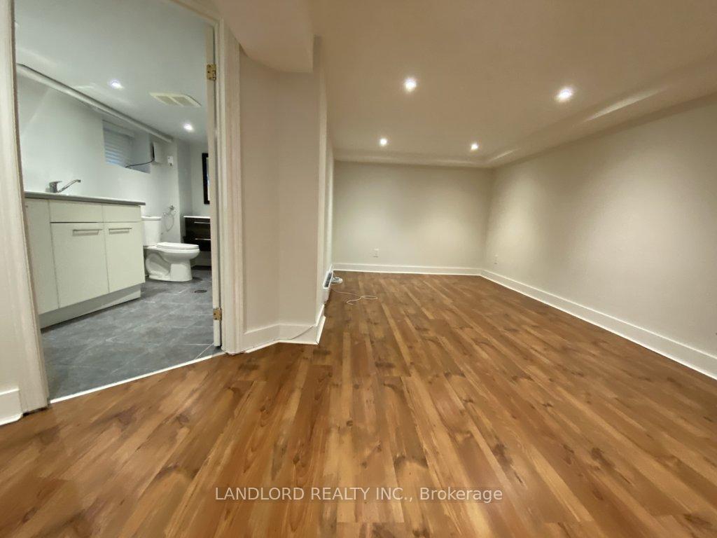 Photo 28 of 22 Lorindale Avenue, Toronto, Lawrence Park North — HOMEH
