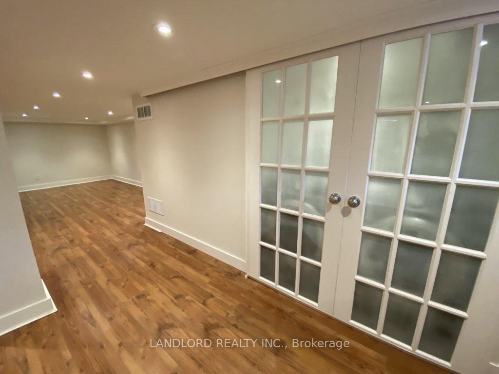 Photo 32 of 22 Lorindale Avenue, Toronto, Lawrence Park North — HOMEH