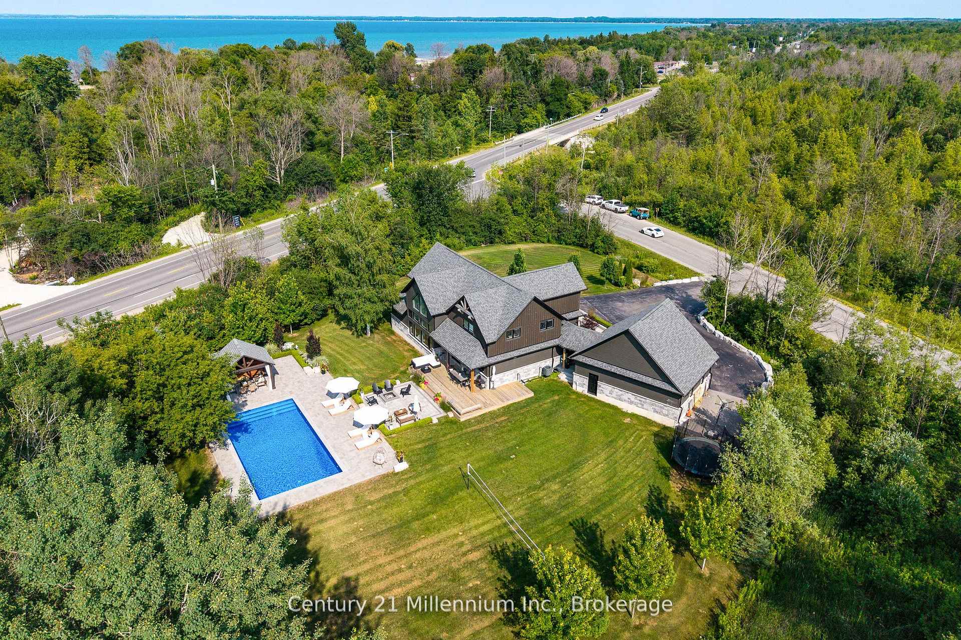 Photo 30 of 6920 Poplar Side Road, Collingwood — HOMEH