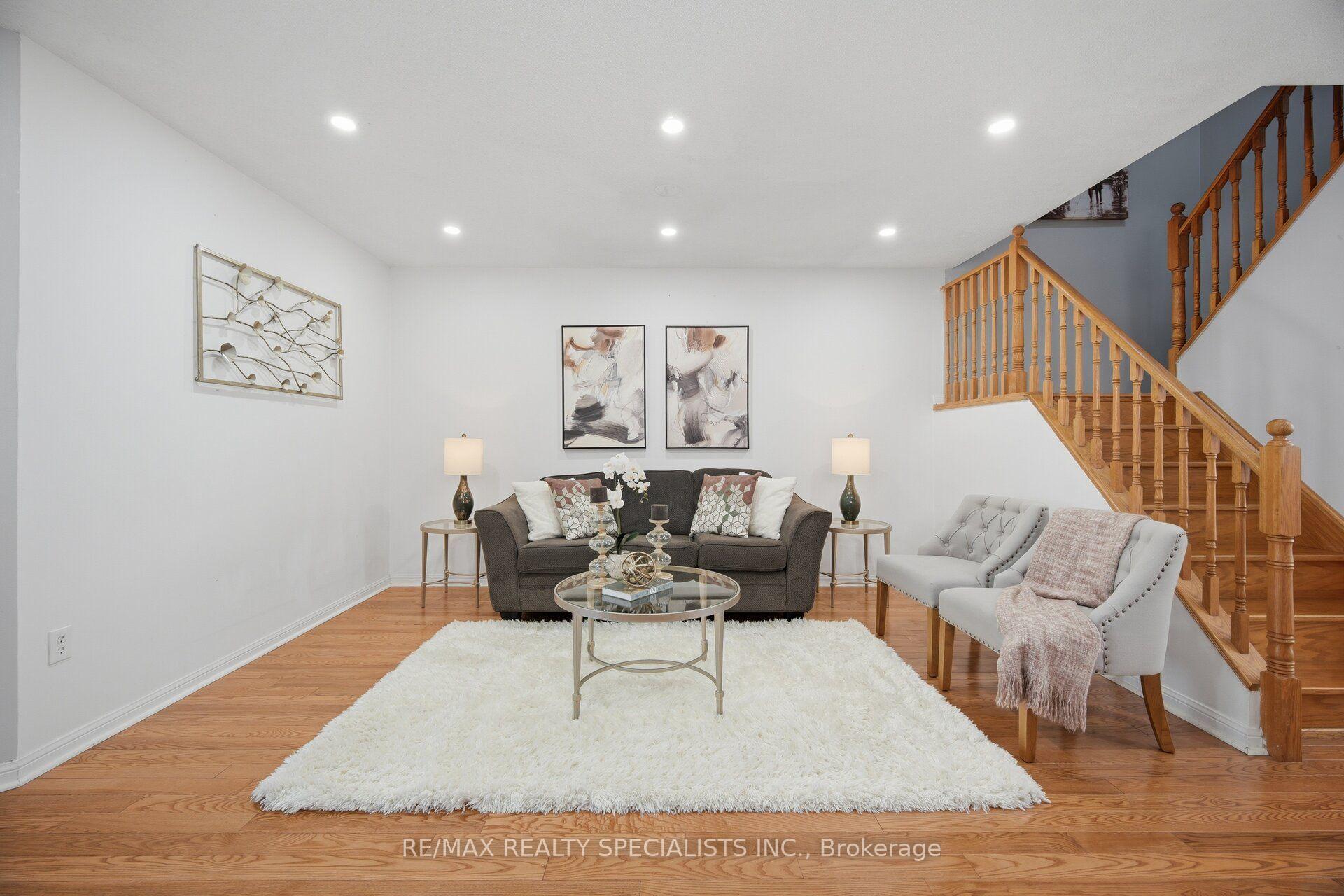 Photo 7 of 200 Tiller Trail, Brampton, Fletcher's Creek Village — HOMEH