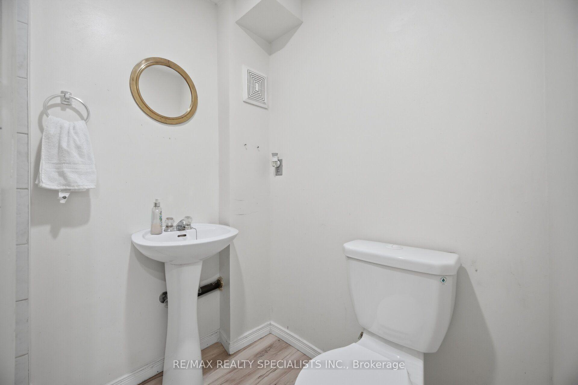 Photo 43 of 200 Tiller Trail, Brampton, Fletcher's Creek Village — HOMEH