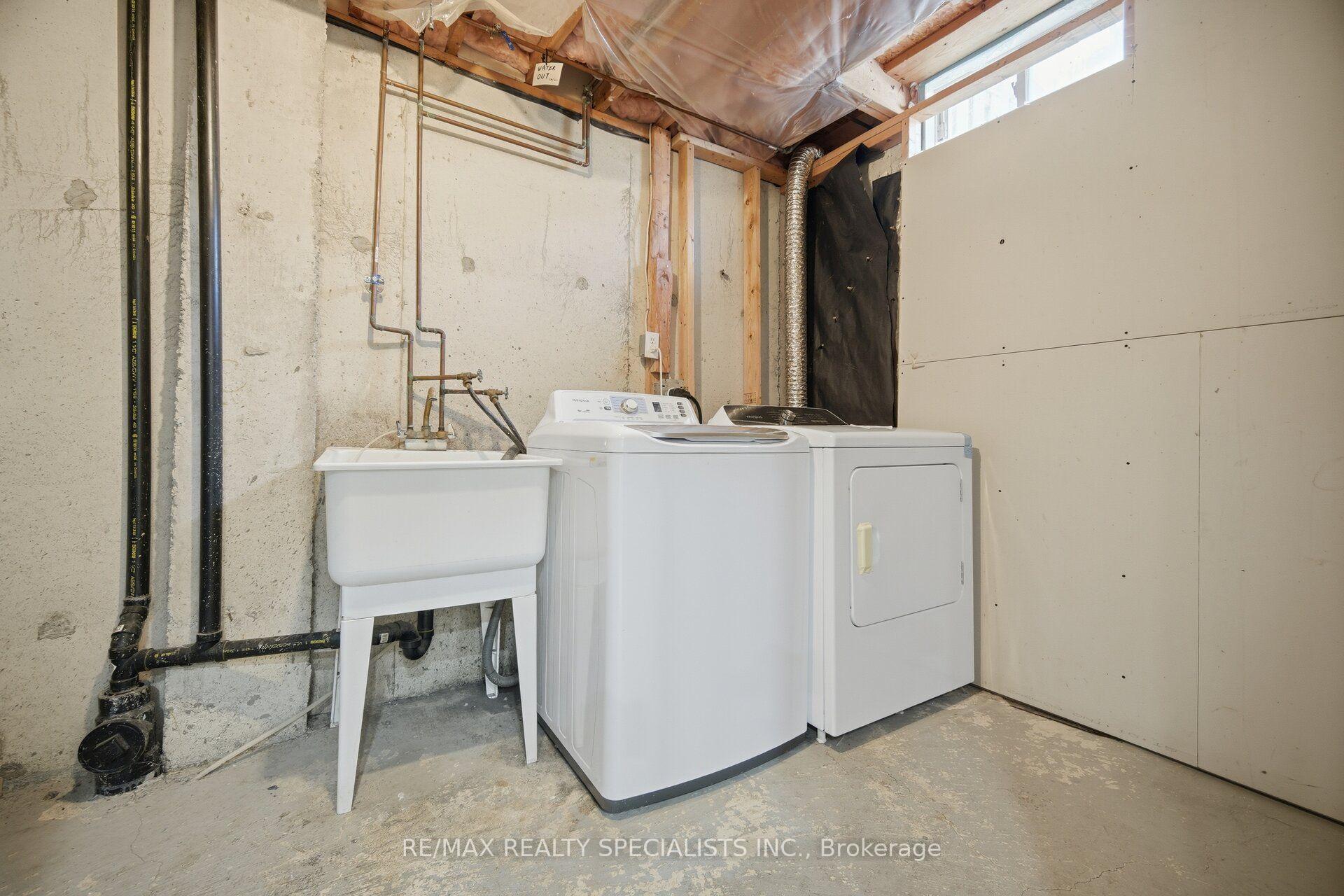 Photo 45 of 200 Tiller Trail, Brampton, Fletcher's Creek Village — HOMEH