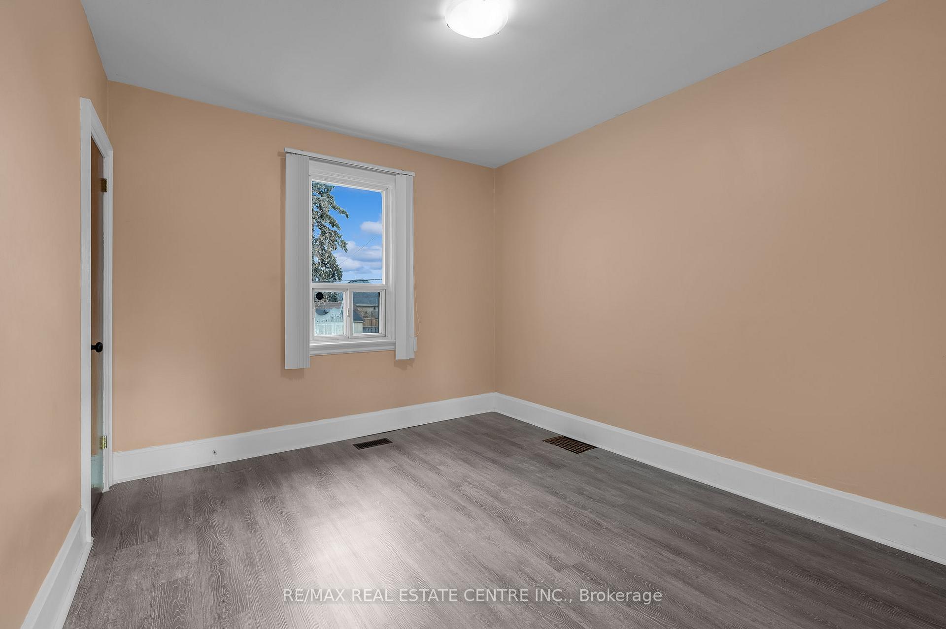 Photo 12 of 29 Harrison Avenue, Hamilton, Homeside — HOMEH