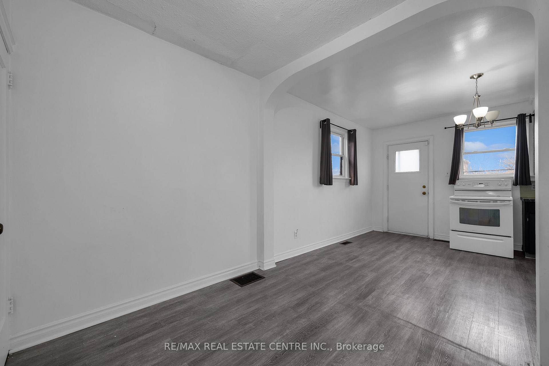 Photo 16 of 29 Harrison Avenue, Hamilton, Homeside — HOMEH