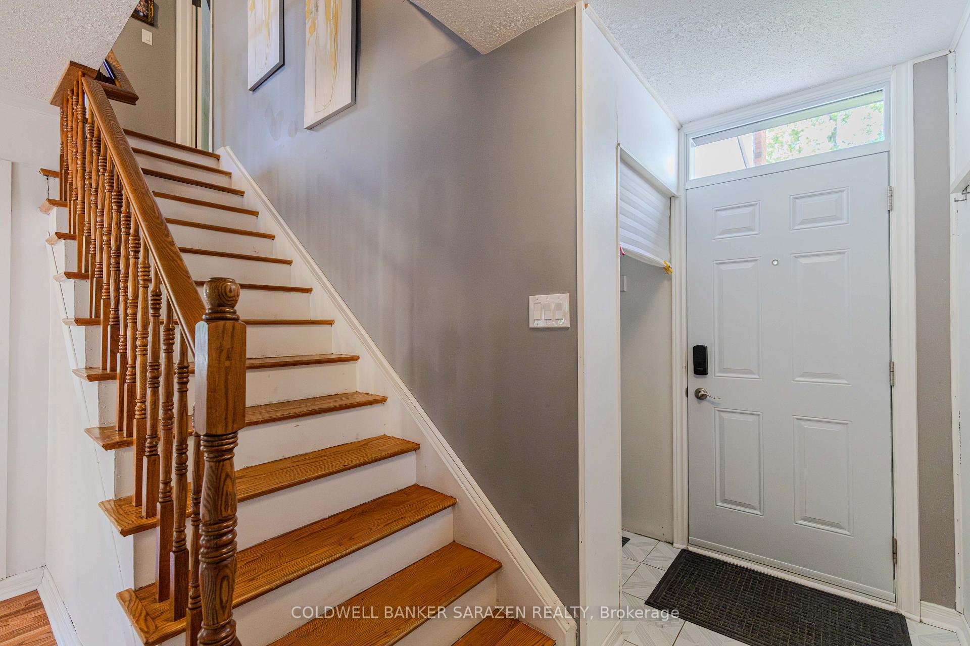 Photo 5 of 34 Hobart Crescent, Ottawa, Sheahan Estates/Trend Village — HOMEH