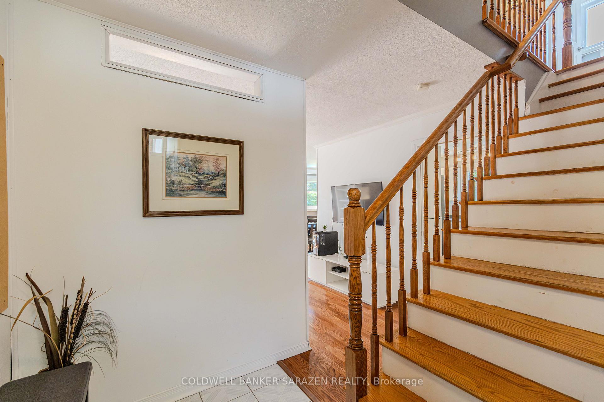 Photo 6 of 34 Hobart Crescent, Ottawa, Sheahan Estates/Trend Village — HOMEH