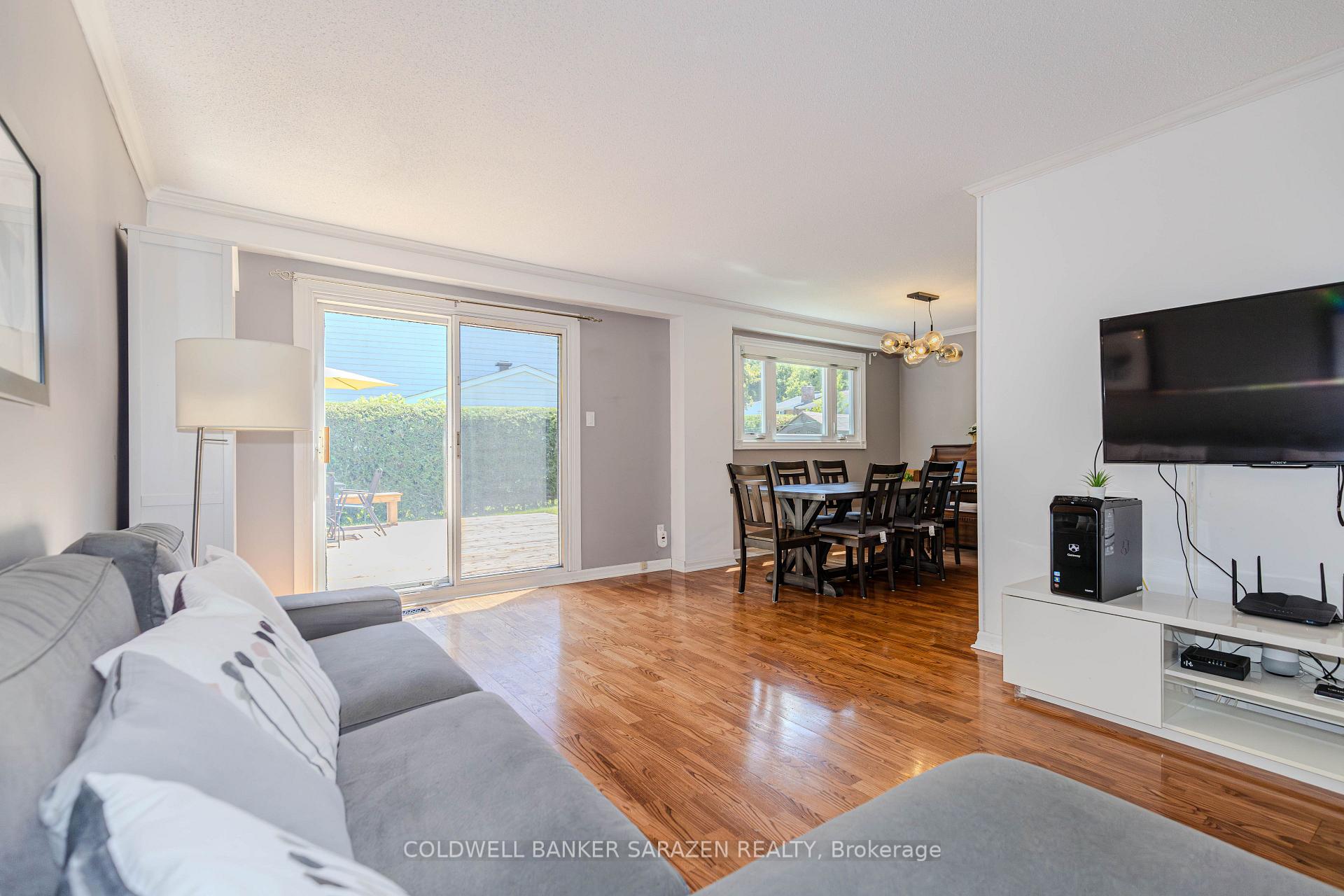 Photo 8 of 34 Hobart Crescent, Ottawa, Sheahan Estates/Trend Village — HOMEH