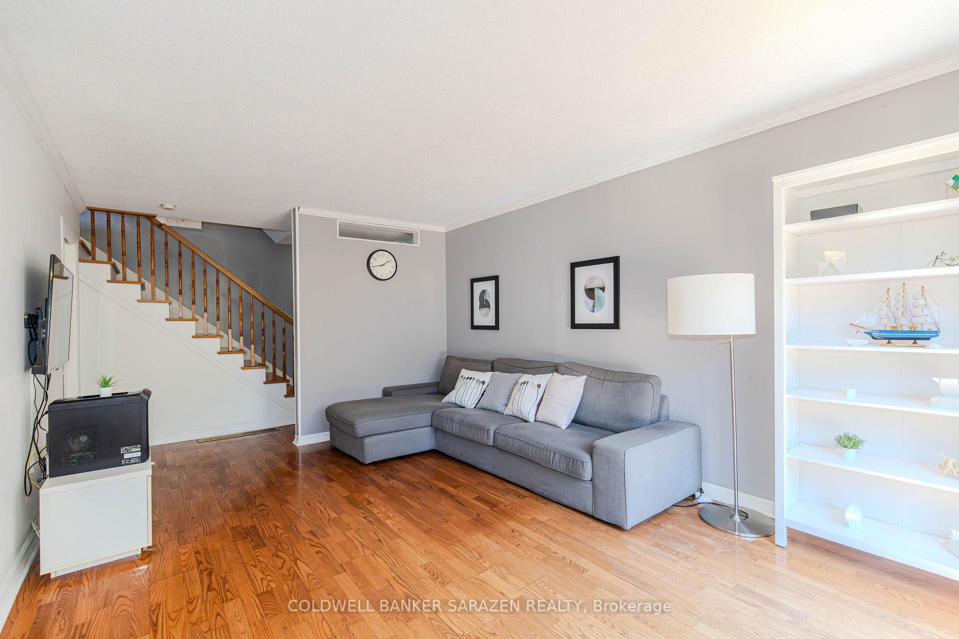 Photo 10 of 34 Hobart Crescent, Ottawa, Sheahan Estates/Trend Village — HOMEH