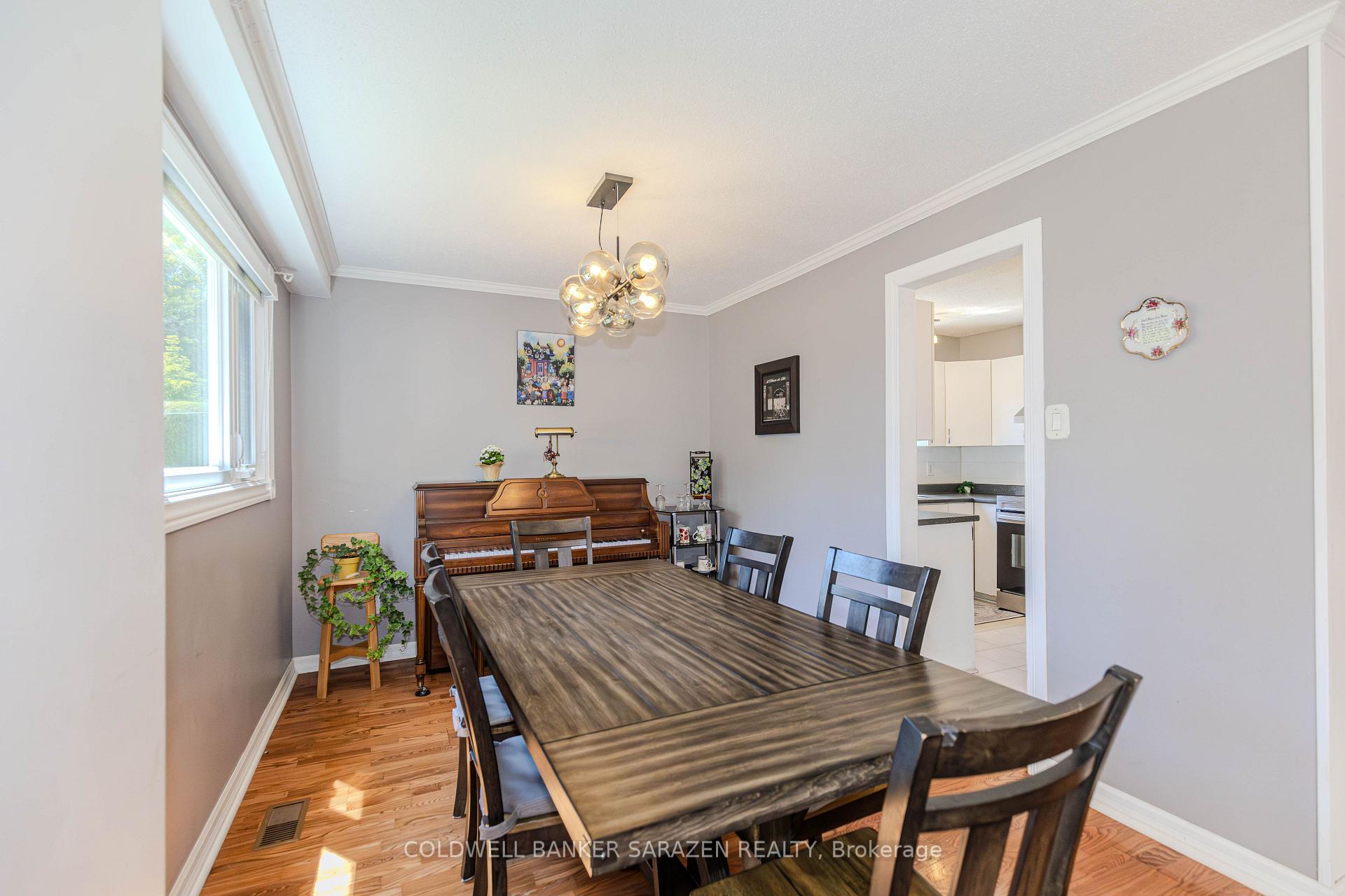 Photo 11 of 34 Hobart Crescent, Ottawa, Sheahan Estates/Trend Village — HOMEH