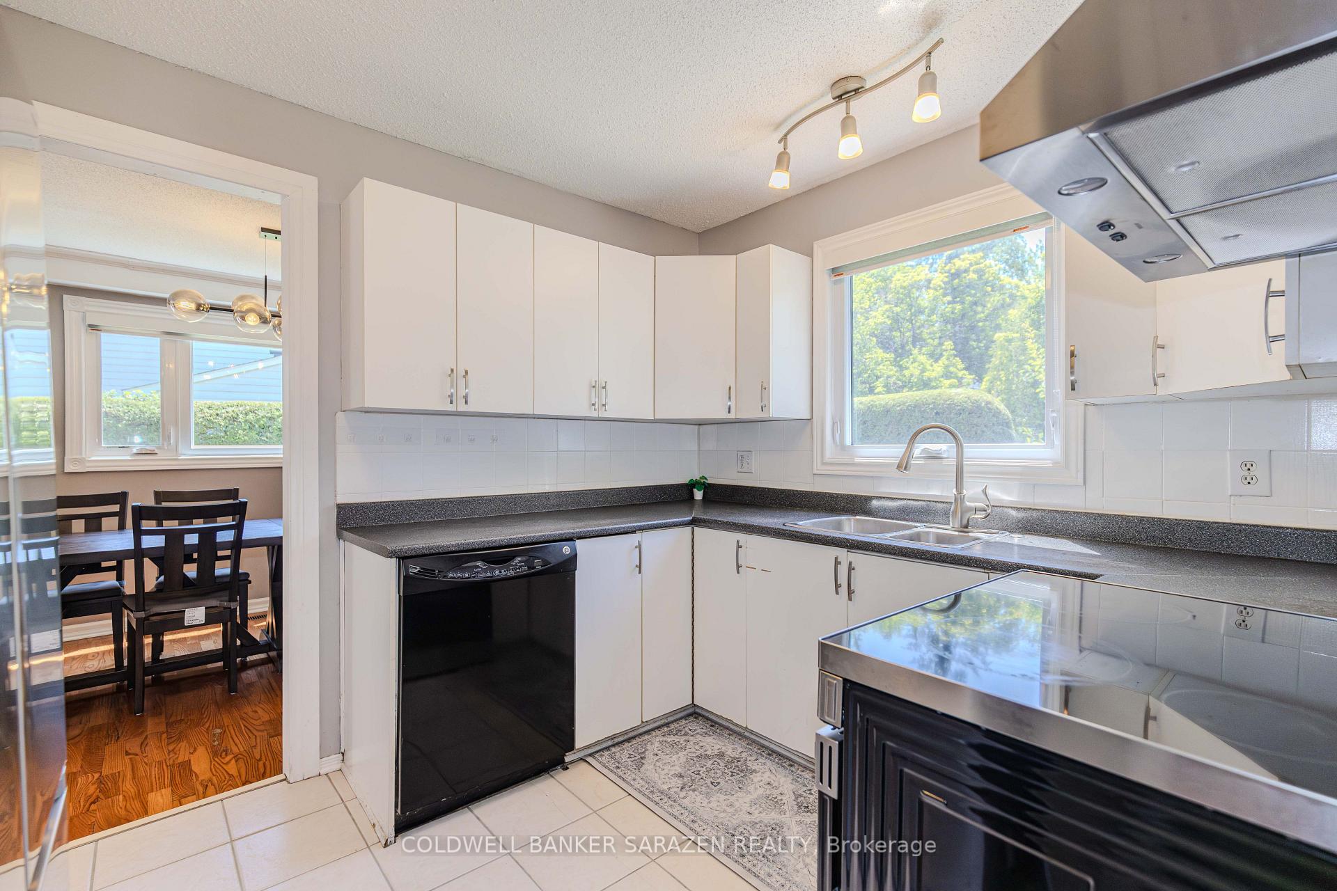 Photo 16 of 34 Hobart Crescent, Ottawa, Sheahan Estates/Trend Village — HOMEH