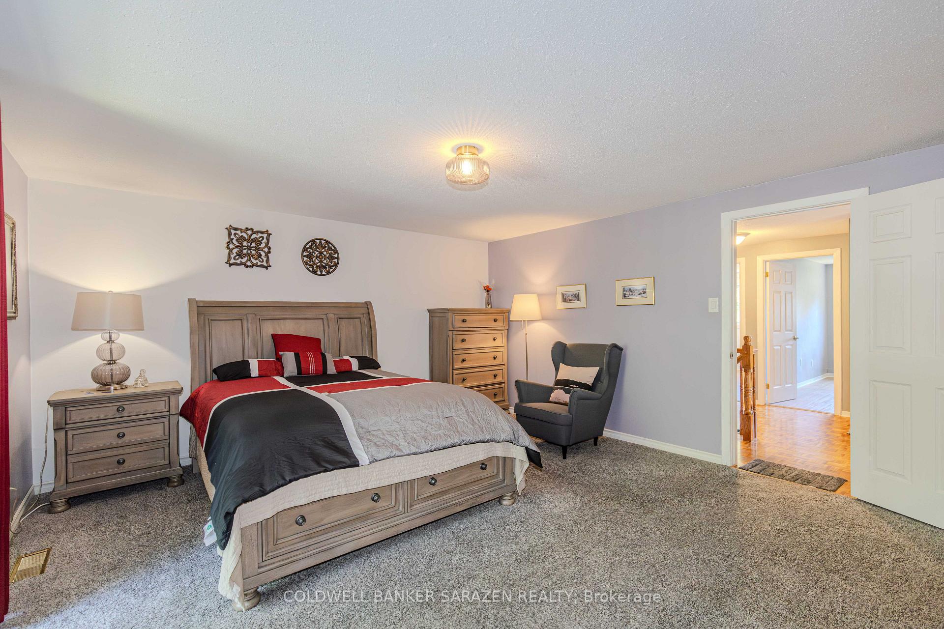 Photo 23 of 34 Hobart Crescent, Ottawa, Sheahan Estates/Trend Village — HOMEH