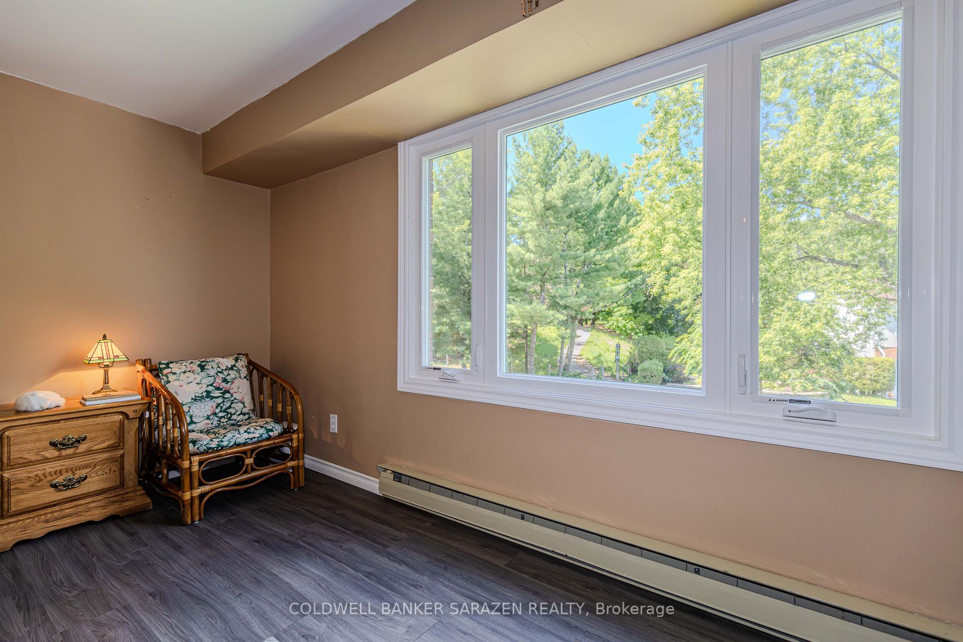 Photo 25 of 34 Hobart Crescent, Ottawa, Sheahan Estates/Trend Village — HOMEH