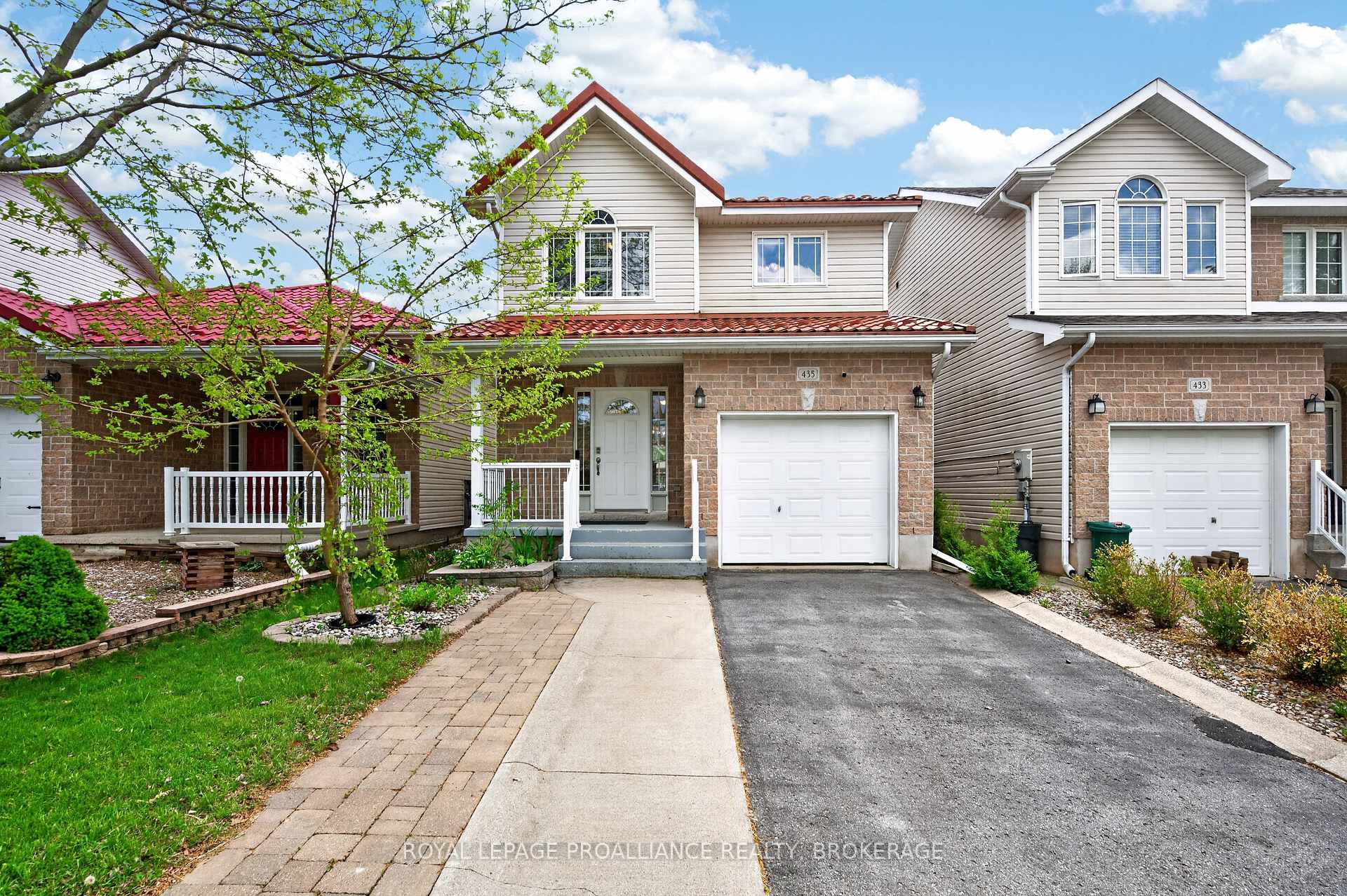 Photo 1 of 435 Maureen Street, Kingston, Kingston East (Incl Barret Crt) — HOMEH
