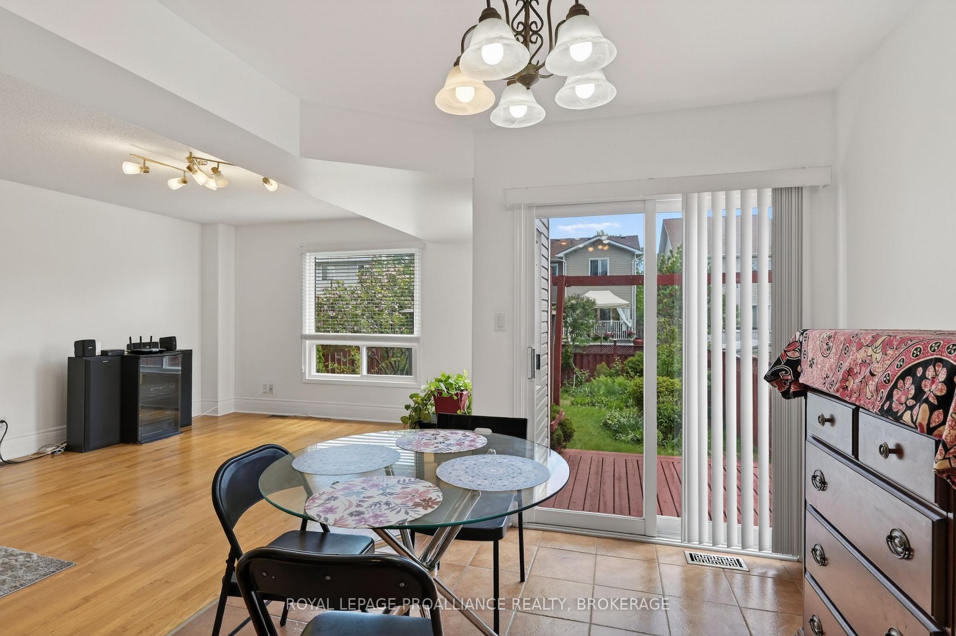 Photo 11 of 435 Maureen Street, Kingston, Kingston East (Incl Barret Crt) — HOMEH