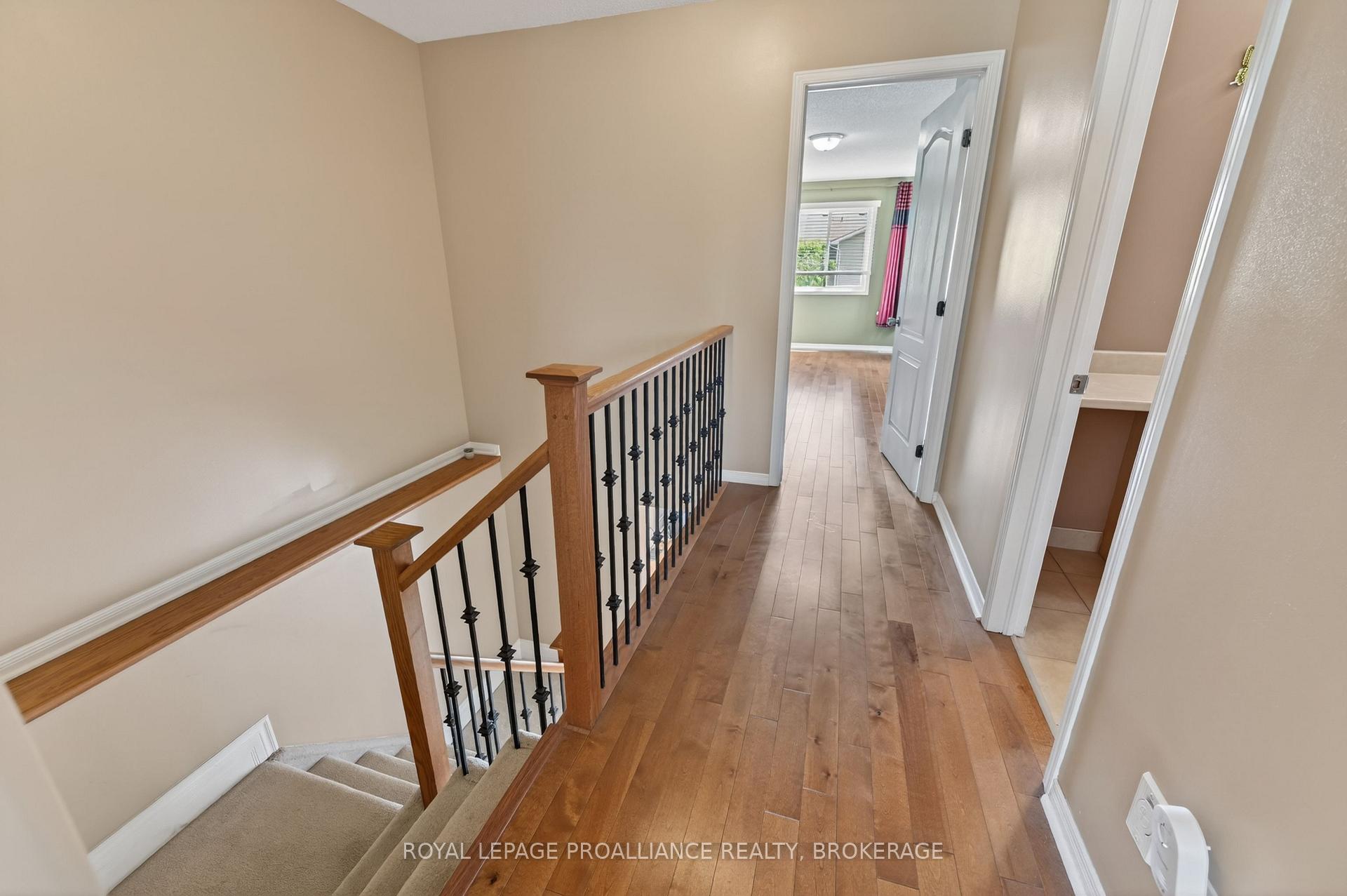 Photo 13 of 435 Maureen Street, Kingston, Kingston East (Incl Barret Crt) — HOMEH