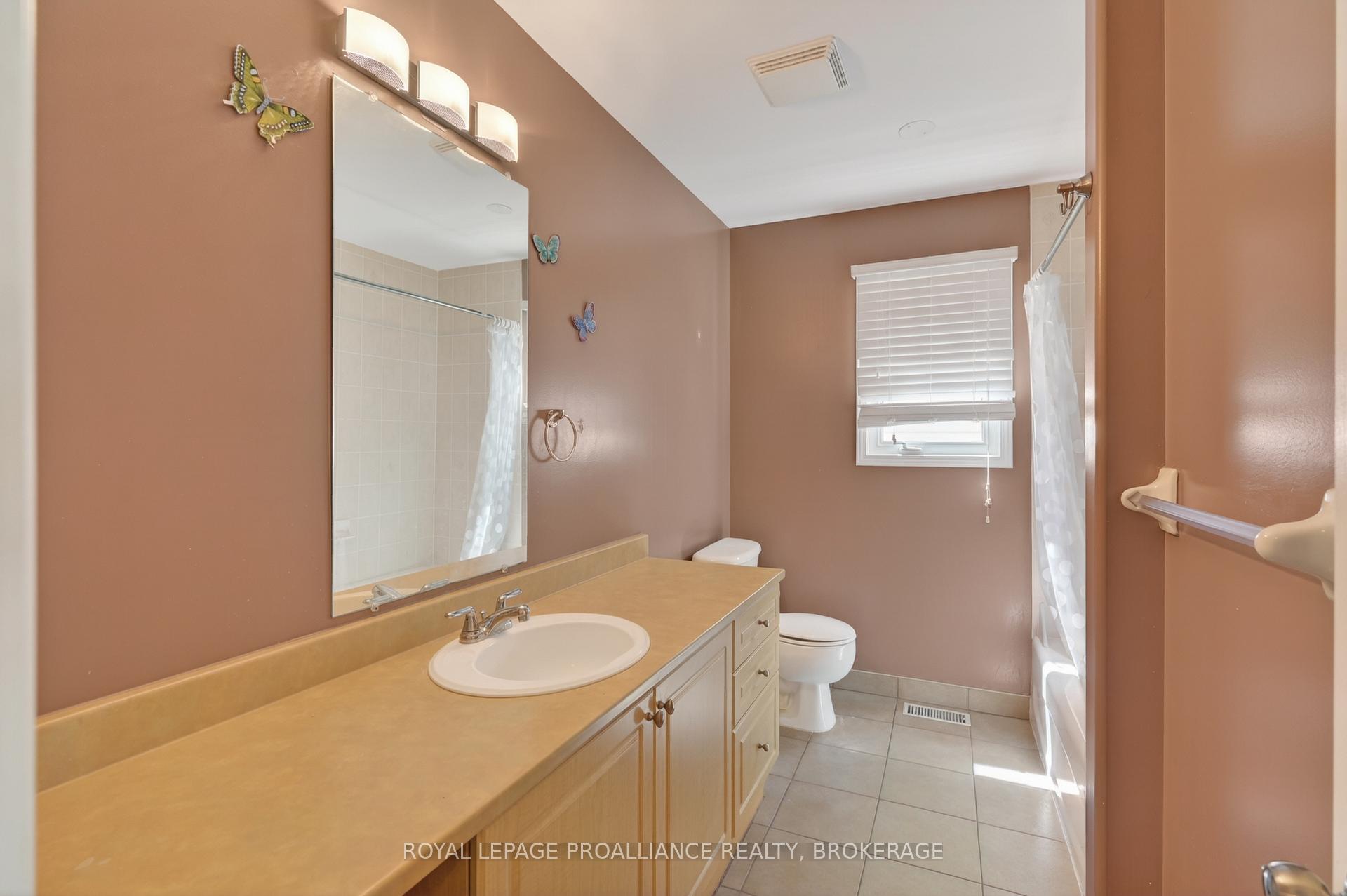 Photo 14 of 435 Maureen Street, Kingston, Kingston East (Incl Barret Crt) — HOMEH