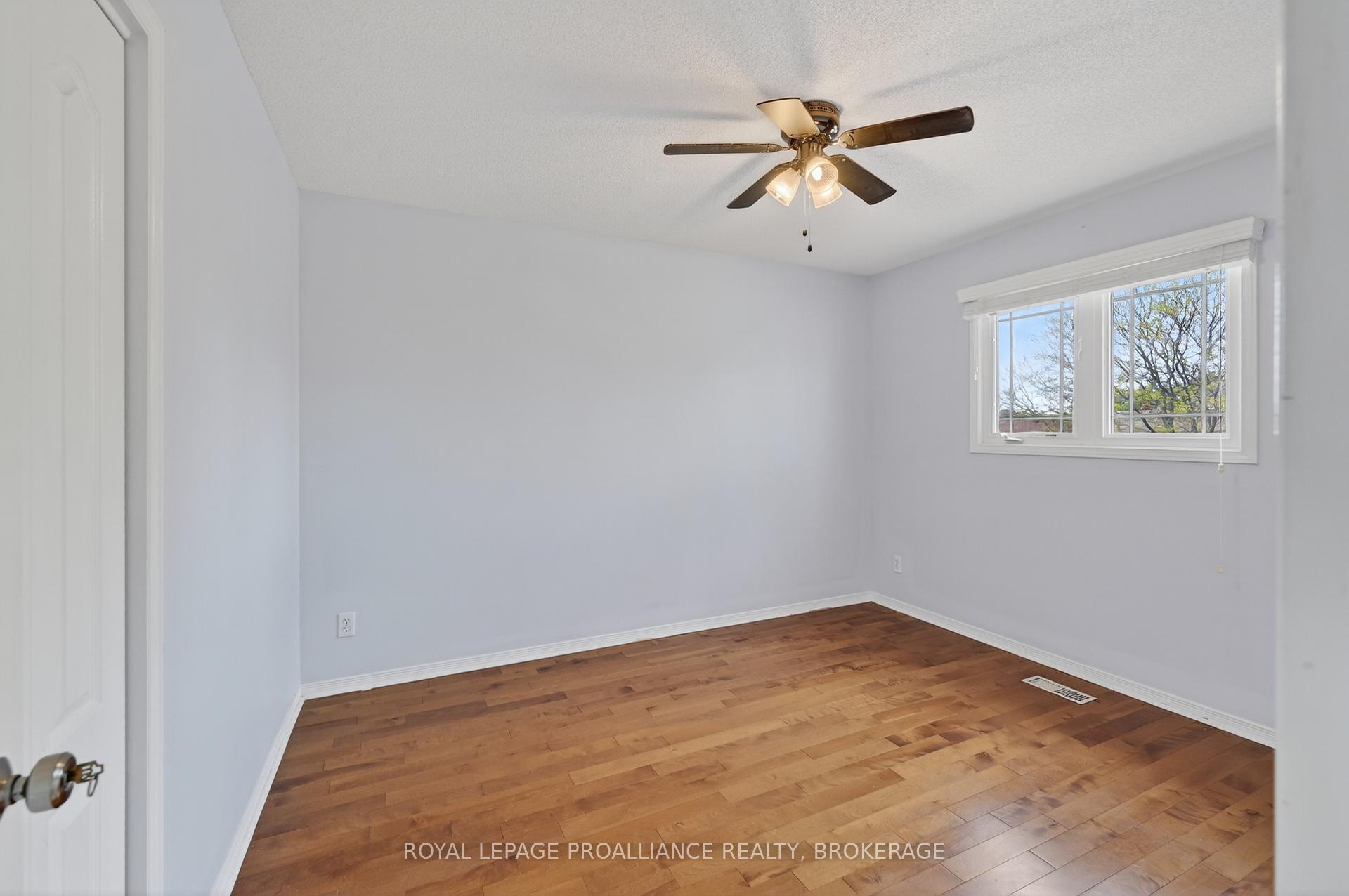 Photo 21 of 435 Maureen Street, Kingston, Kingston East (Incl Barret Crt) — HOMEH