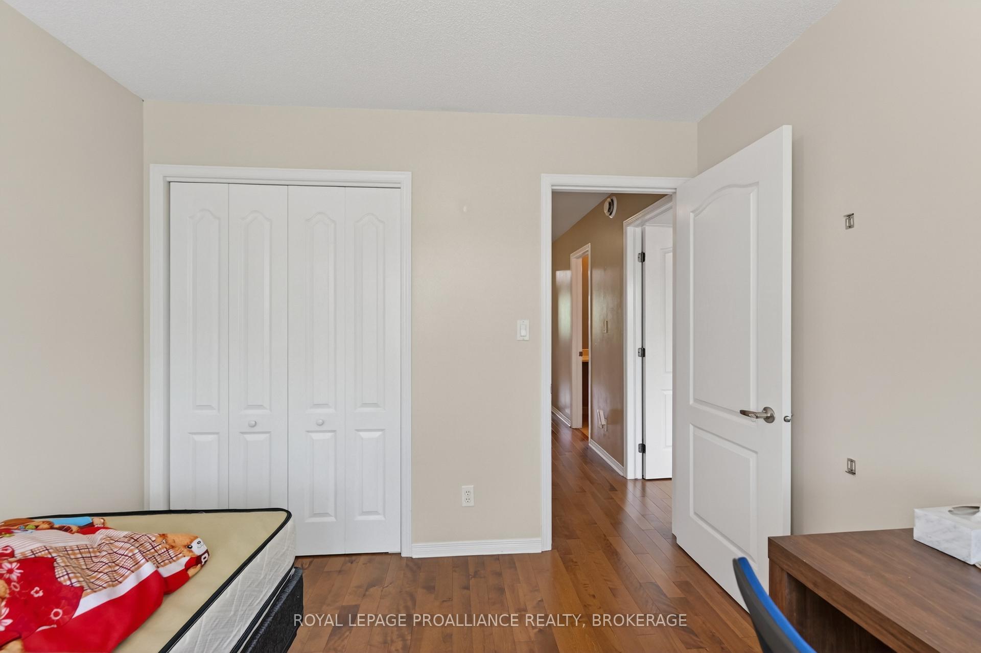 Photo 24 of 435 Maureen Street, Kingston, Kingston East (Incl Barret Crt) — HOMEH