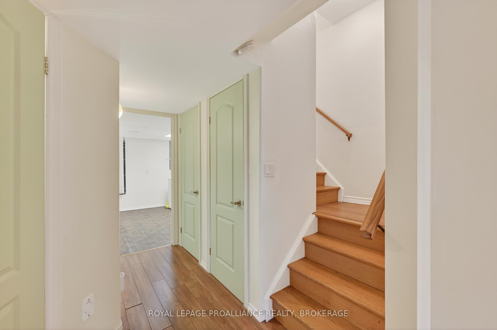 Photo 25 of 435 Maureen Street, Kingston, Kingston East (Incl Barret Crt) — HOMEH