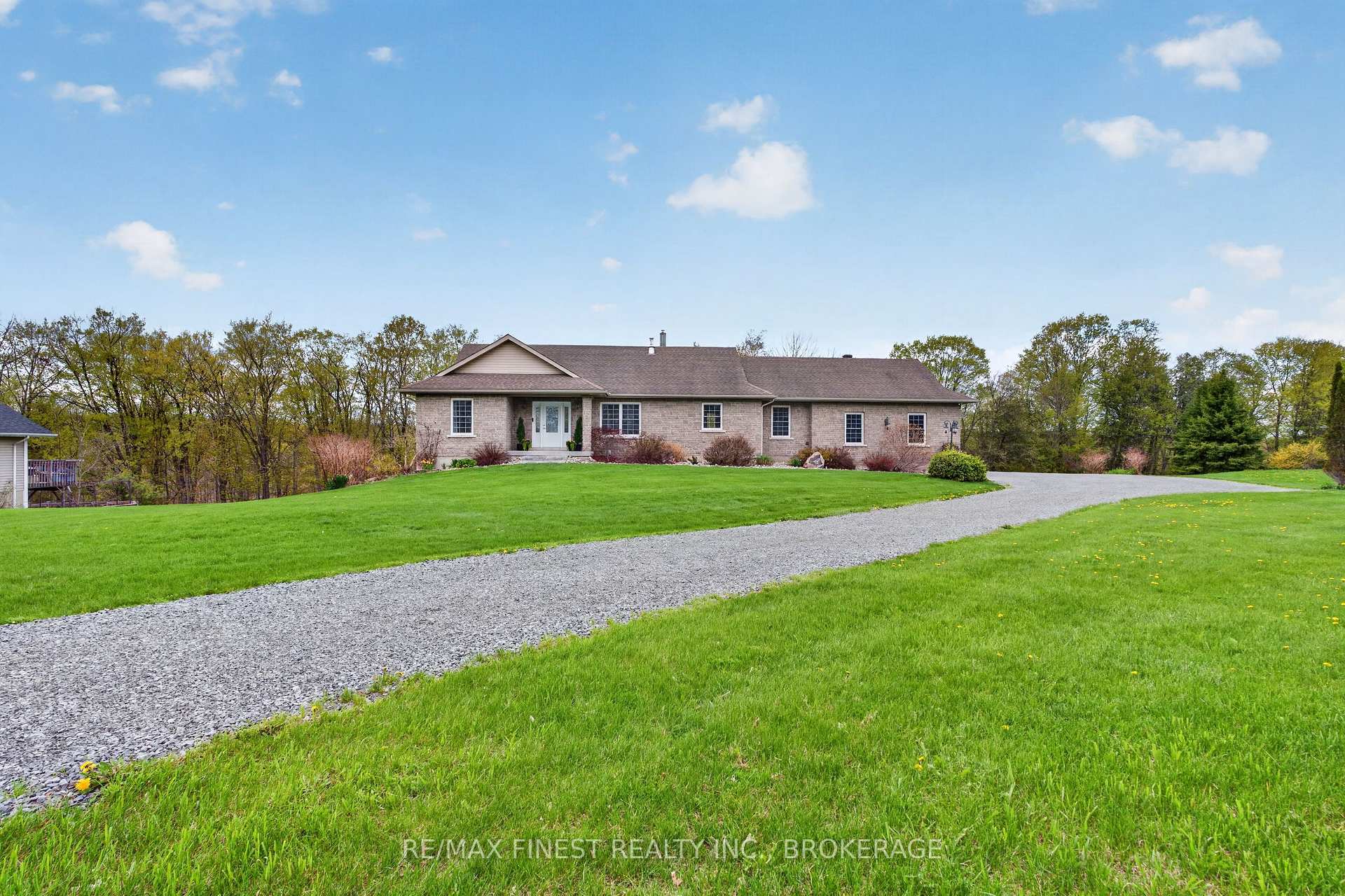 Photo 2 of 2548 Sands Road, Frontenac, Frontenac South — HOMEH
