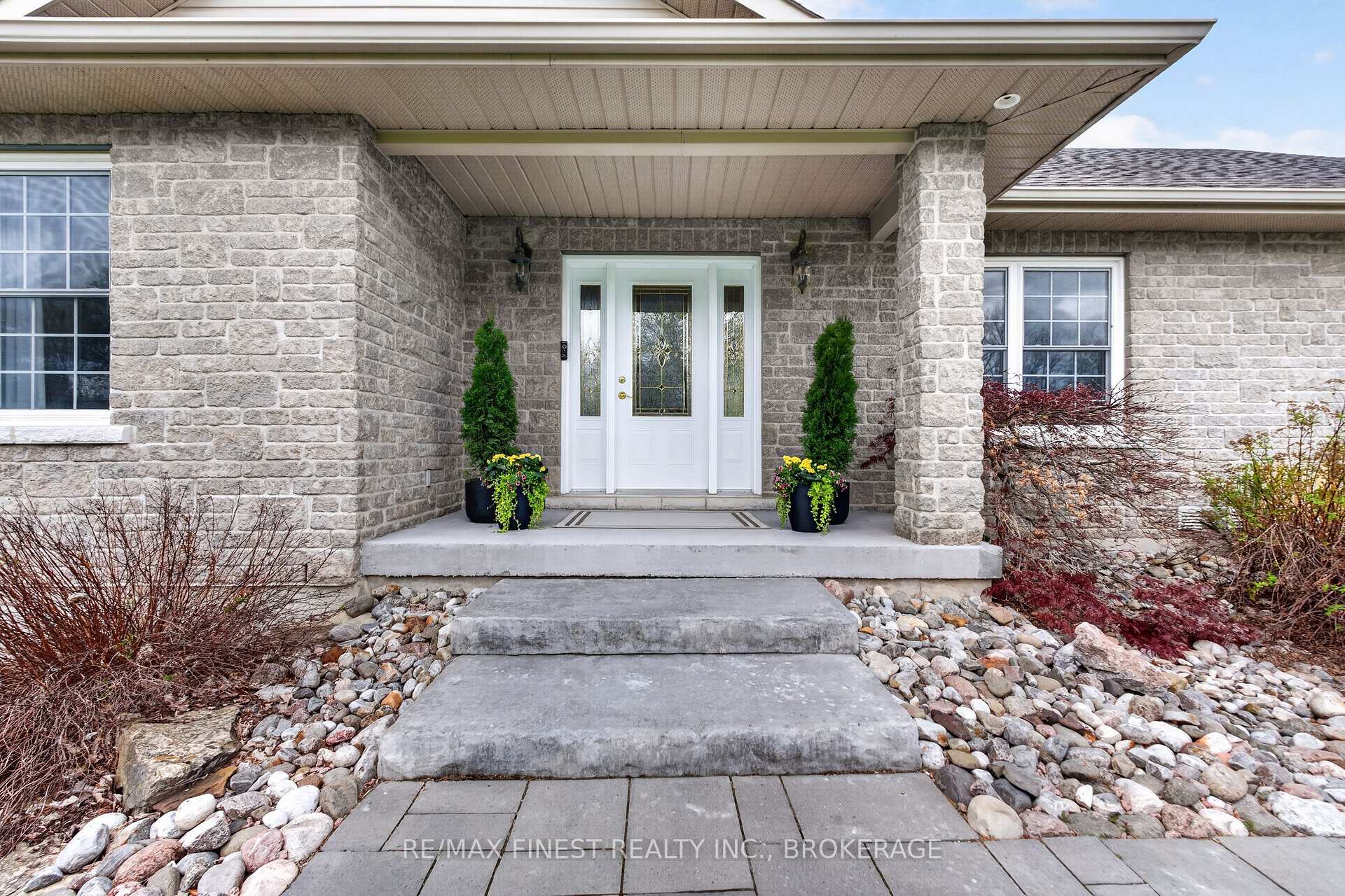 Photo 3 of 2548 Sands Road, Frontenac, Frontenac South — HOMEH