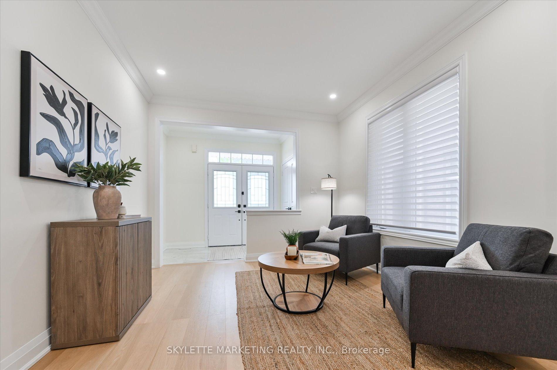 Photo 8 of 38 Russell Parker Crescent, Aurora, Rural Aurora — HOMEH
