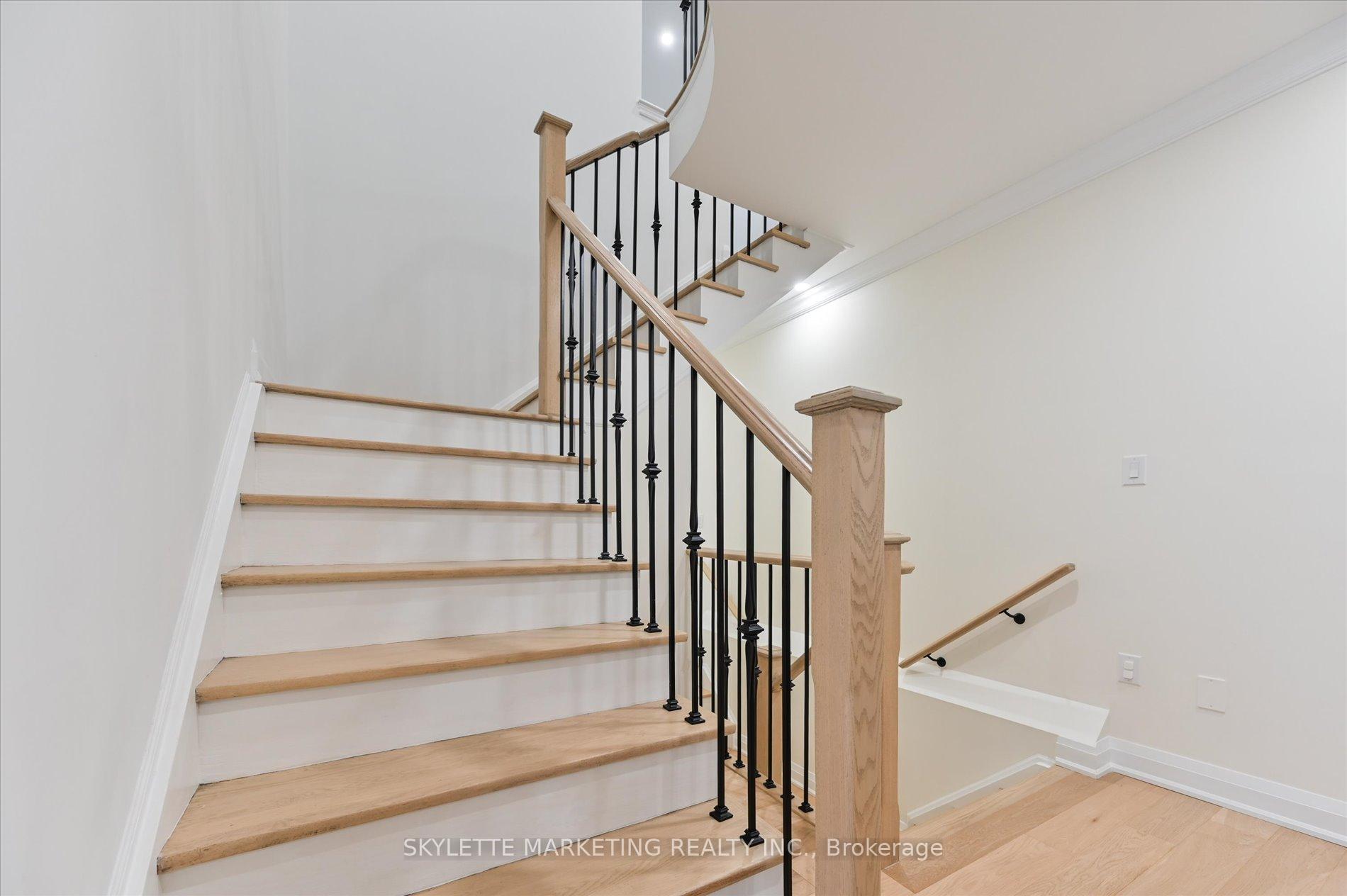 Photo 21 of 38 Russell Parker Crescent, Aurora, Rural Aurora — HOMEH