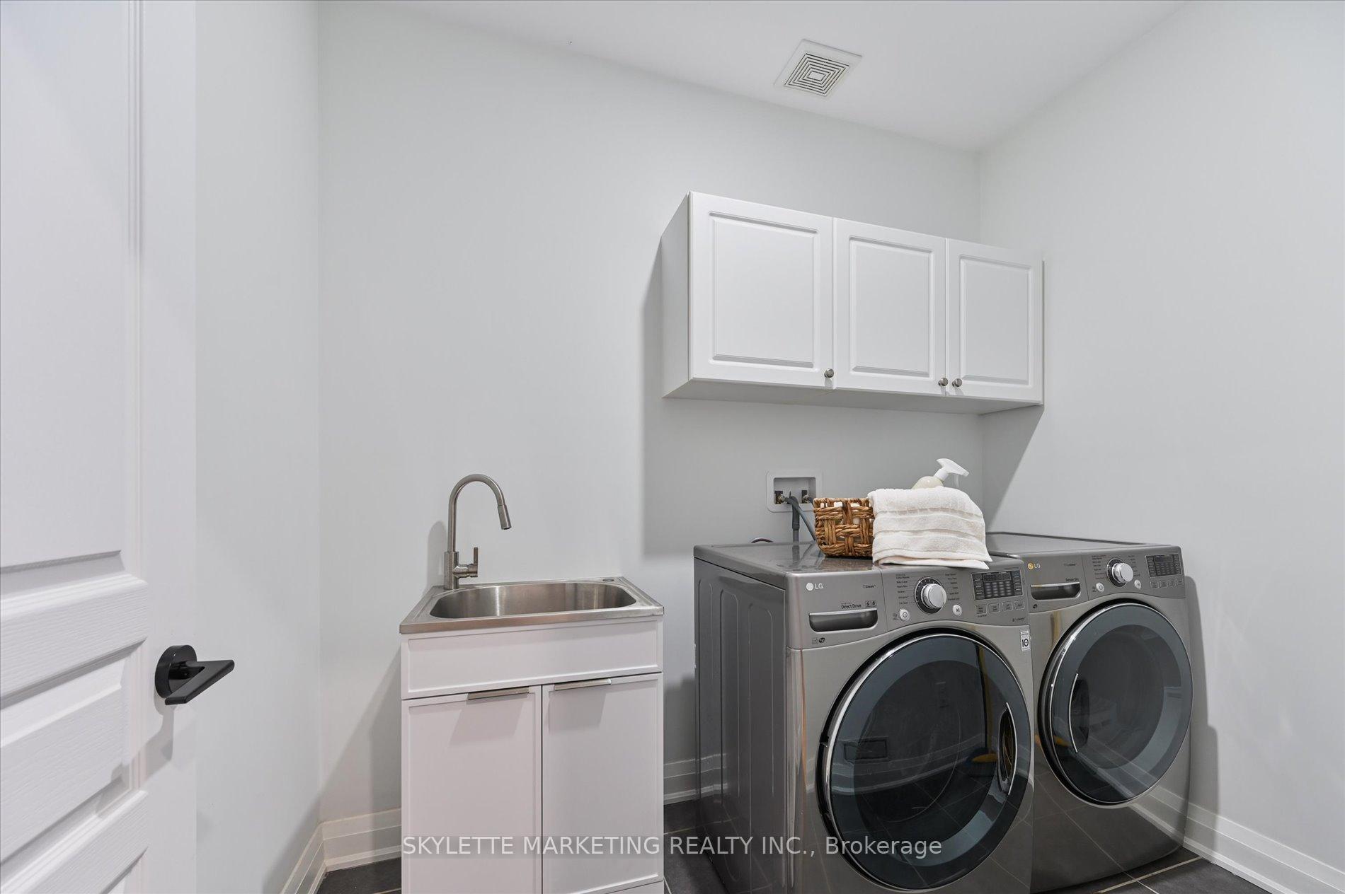 Photo 36 of 38 Russell Parker Crescent, Aurora, Rural Aurora — HOMEH