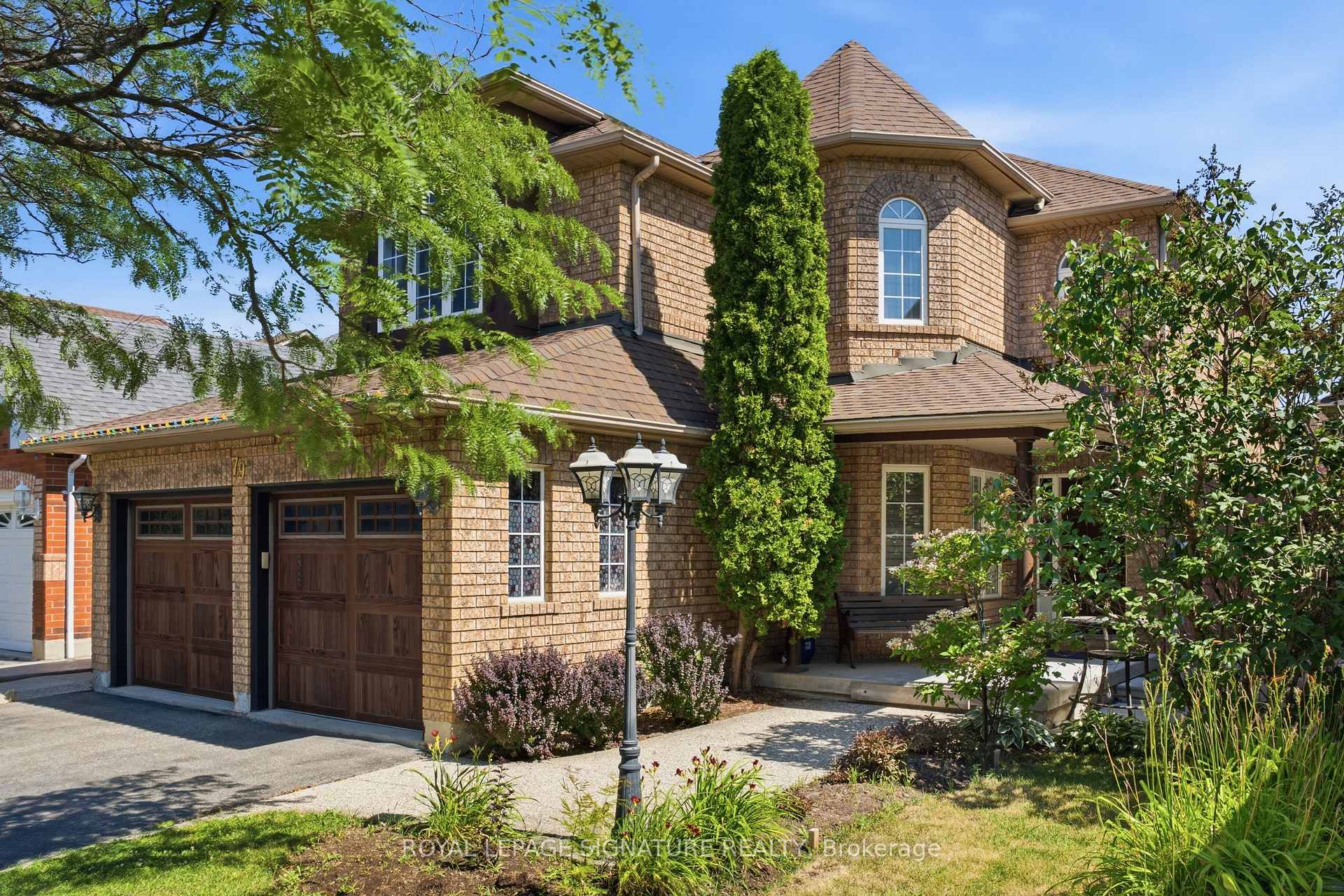 Photo 2 of 79 Twin Willow Crescent E, Brampton, Snelgrove — HOMEH