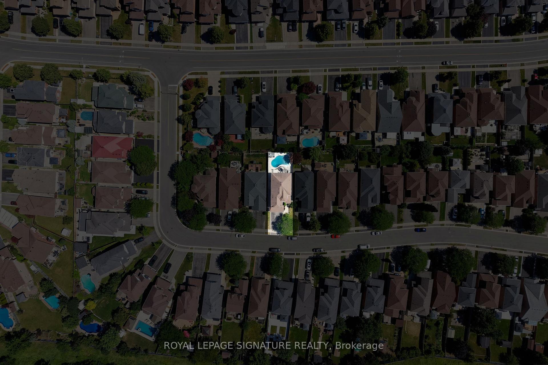 Photo 6 of 79 Twin Willow Crescent E, Brampton, Snelgrove — HOMEH
