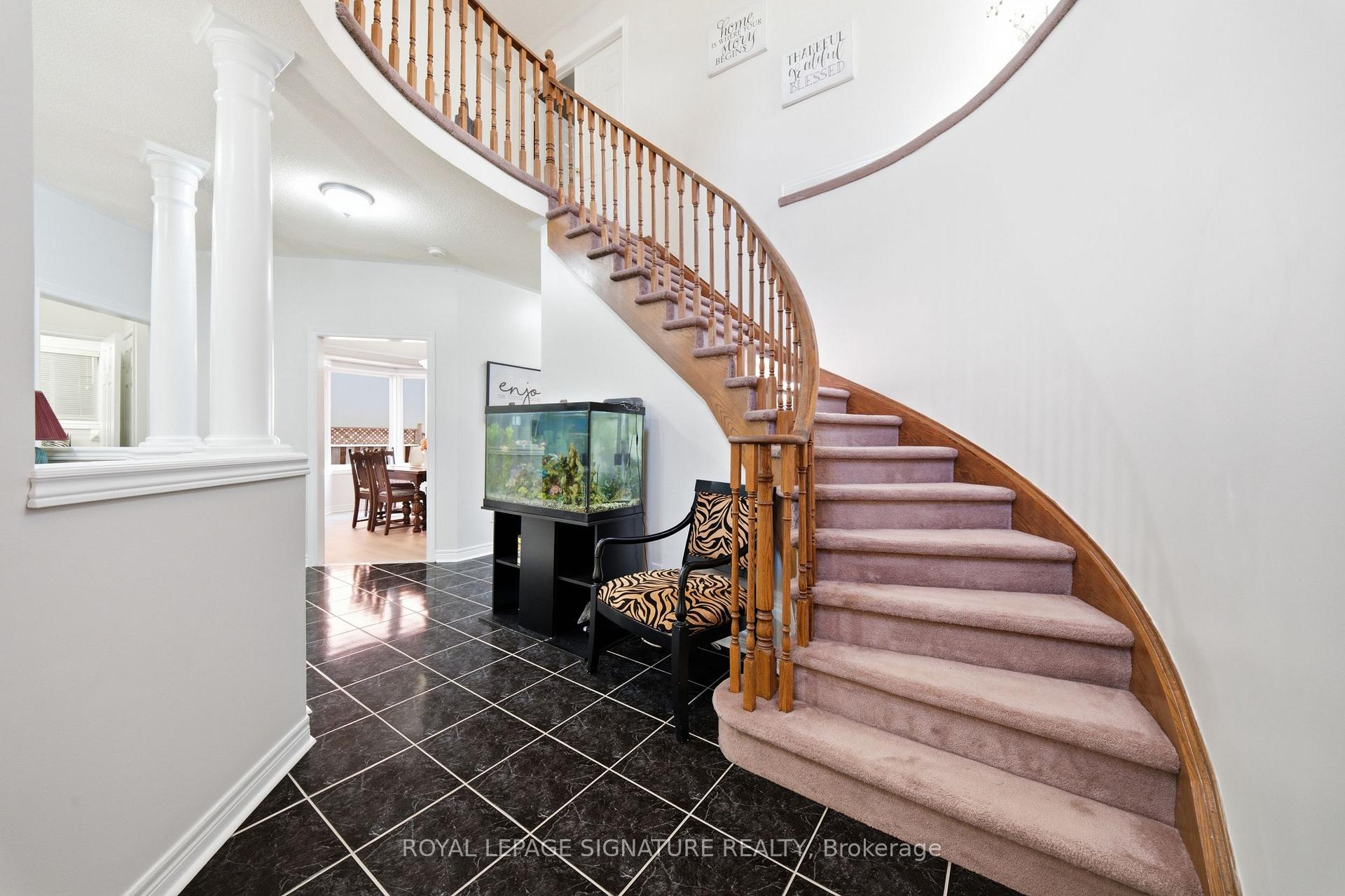 Photo 7 of 79 Twin Willow Crescent E, Brampton, Snelgrove — HOMEH
