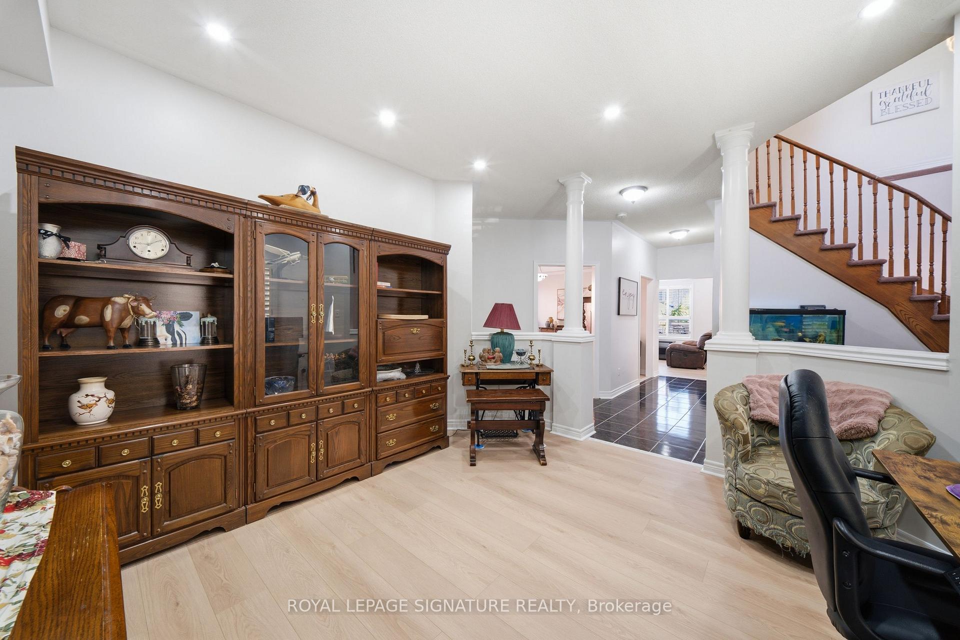 Photo 9 of 79 Twin Willow Crescent E, Brampton, Snelgrove — HOMEH