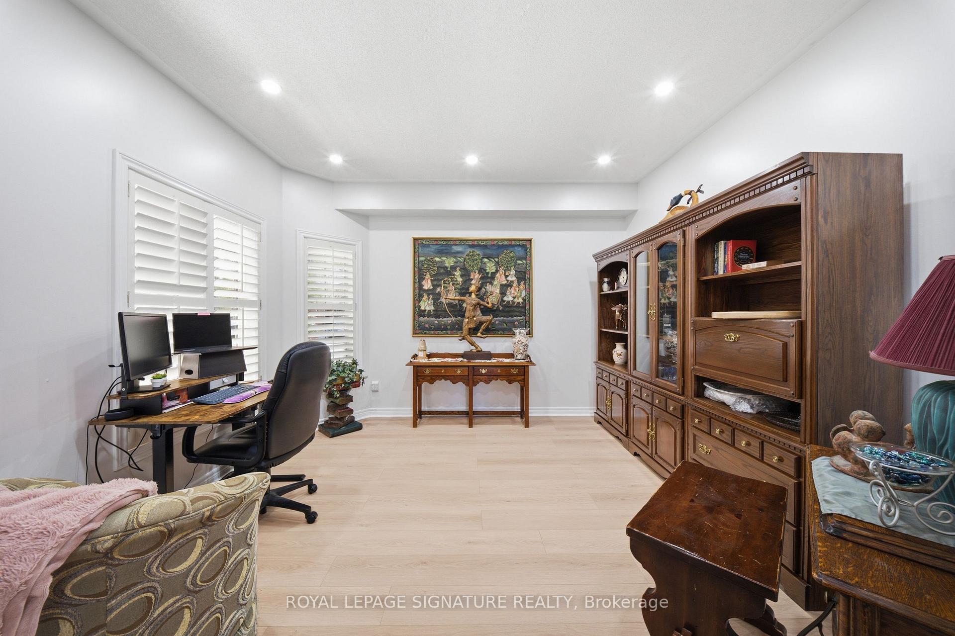 Photo 10 of 79 Twin Willow Crescent E, Brampton, Snelgrove — HOMEH