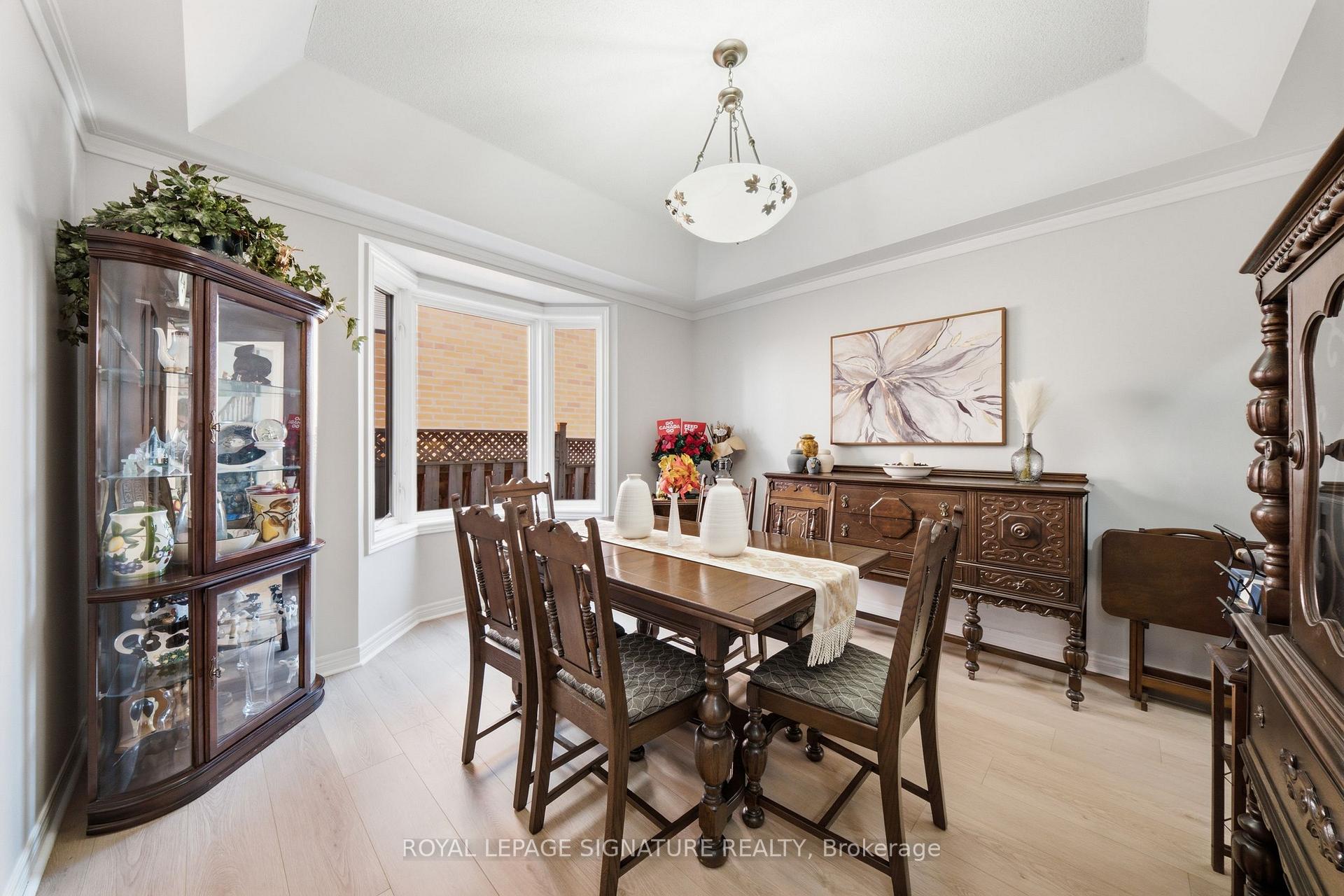 Photo 11 of 79 Twin Willow Crescent E, Brampton, Snelgrove — HOMEH