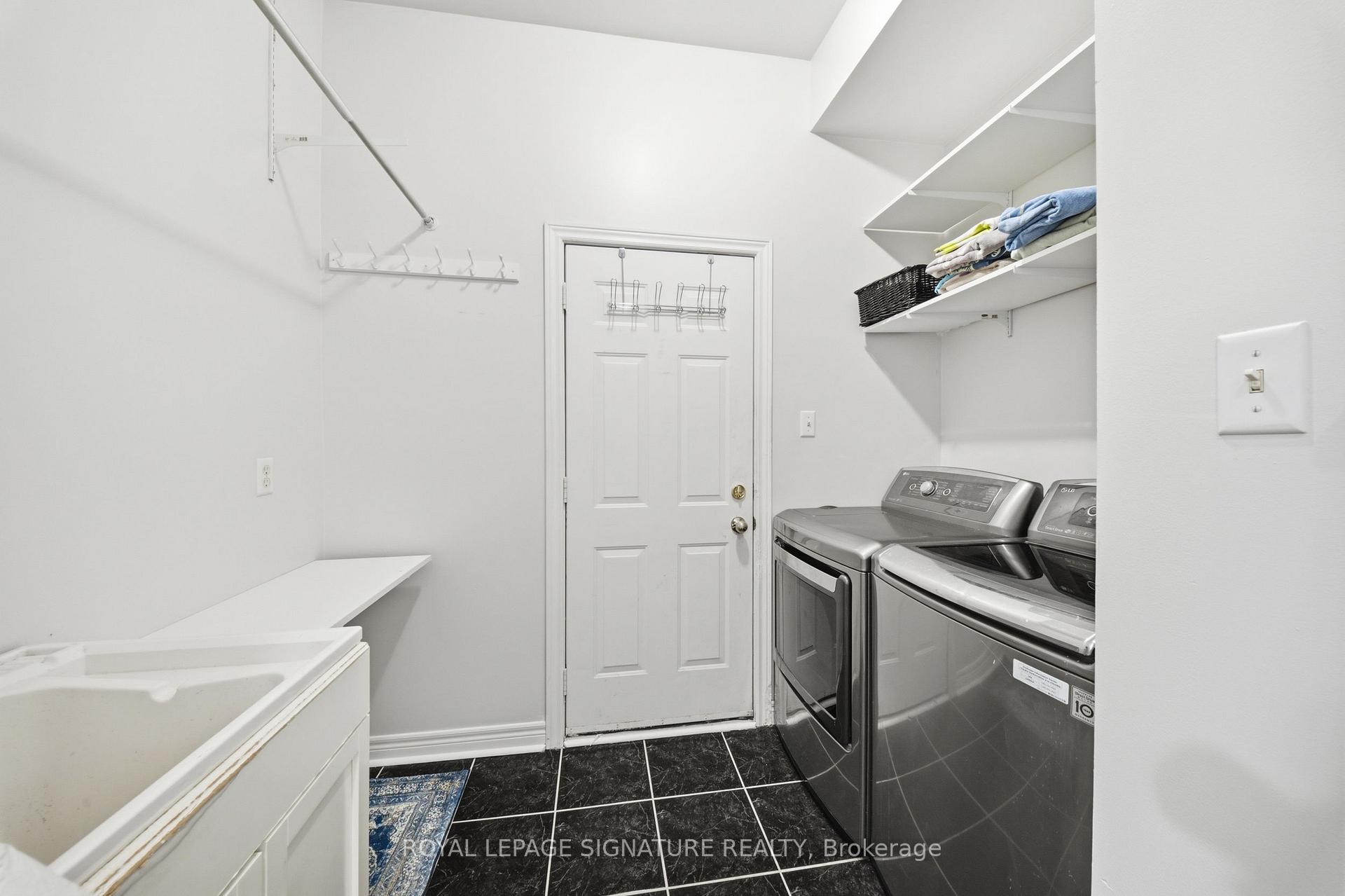 Photo 20 of 79 Twin Willow Crescent E, Brampton, Snelgrove — HOMEH