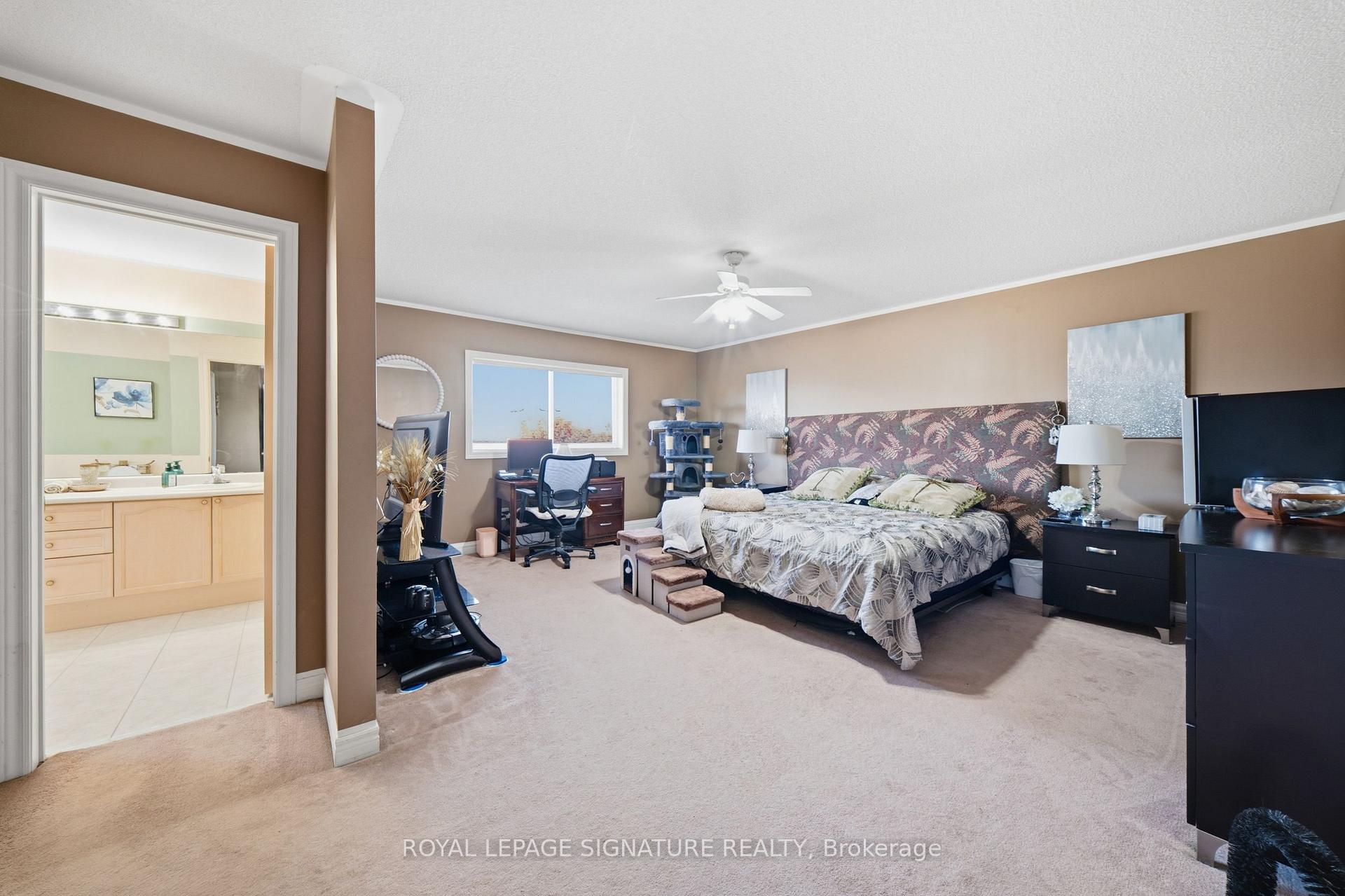 Photo 21 of 79 Twin Willow Crescent E, Brampton, Snelgrove — HOMEH