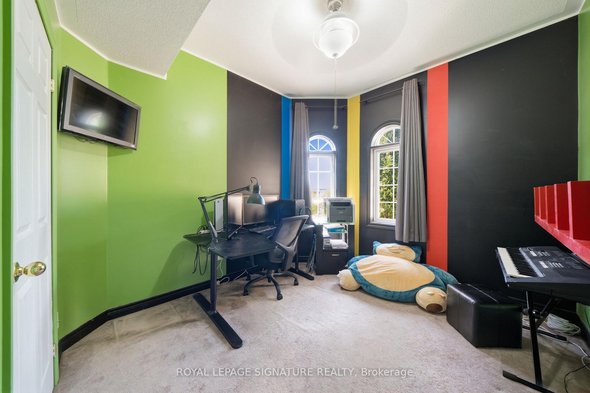 Photo 25 of 79 Twin Willow Crescent E, Brampton, Snelgrove — HOMEH