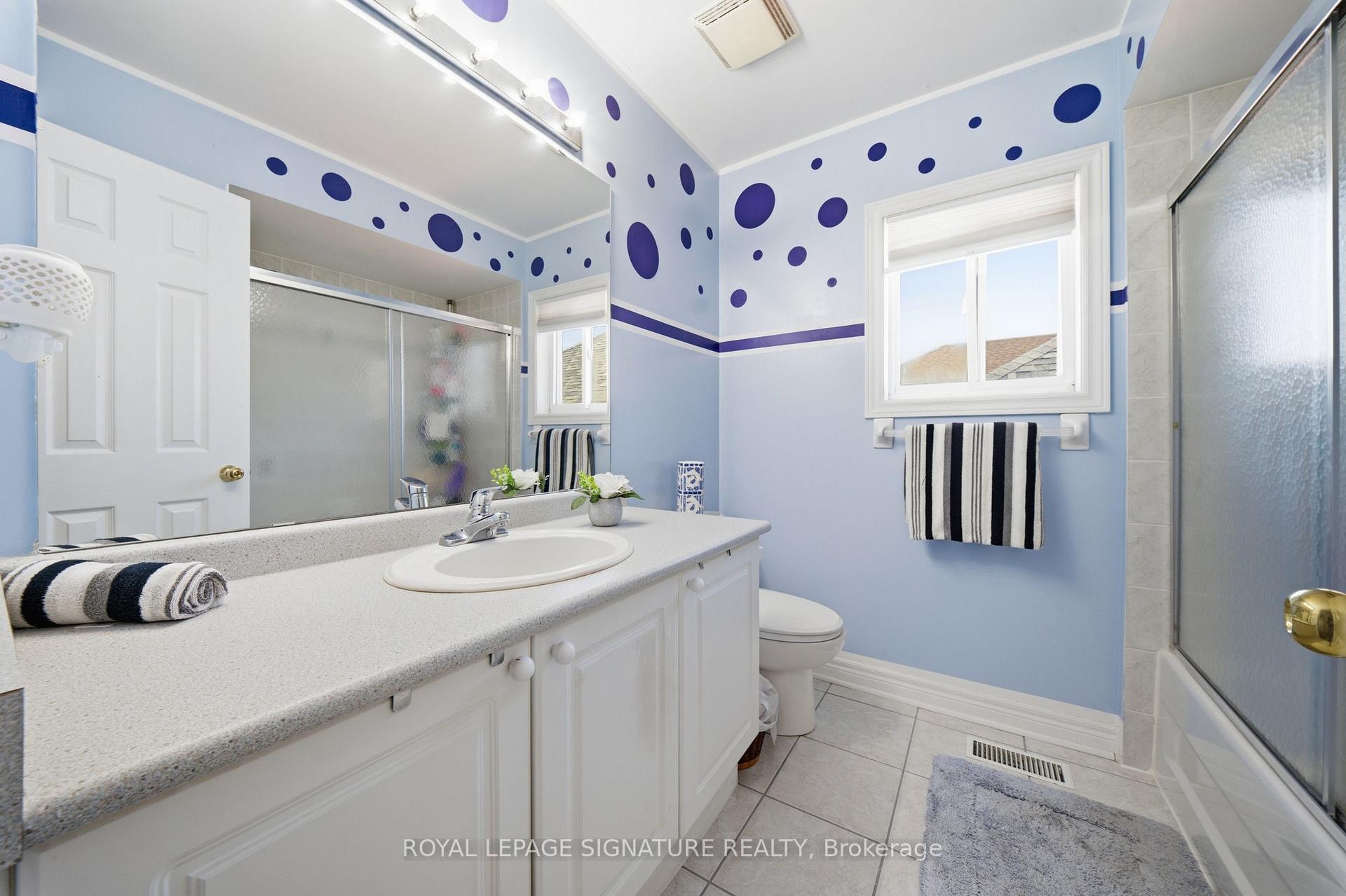 Photo 28 of 79 Twin Willow Crescent E, Brampton, Snelgrove — HOMEH