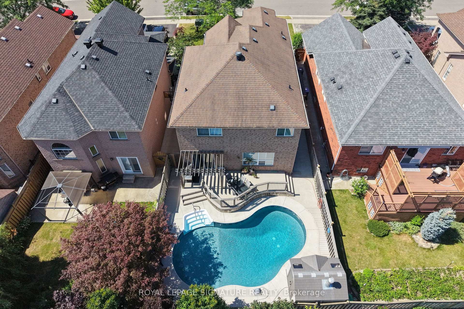 Photo 38 of 79 Twin Willow Crescent E, Brampton, Snelgrove — HOMEH