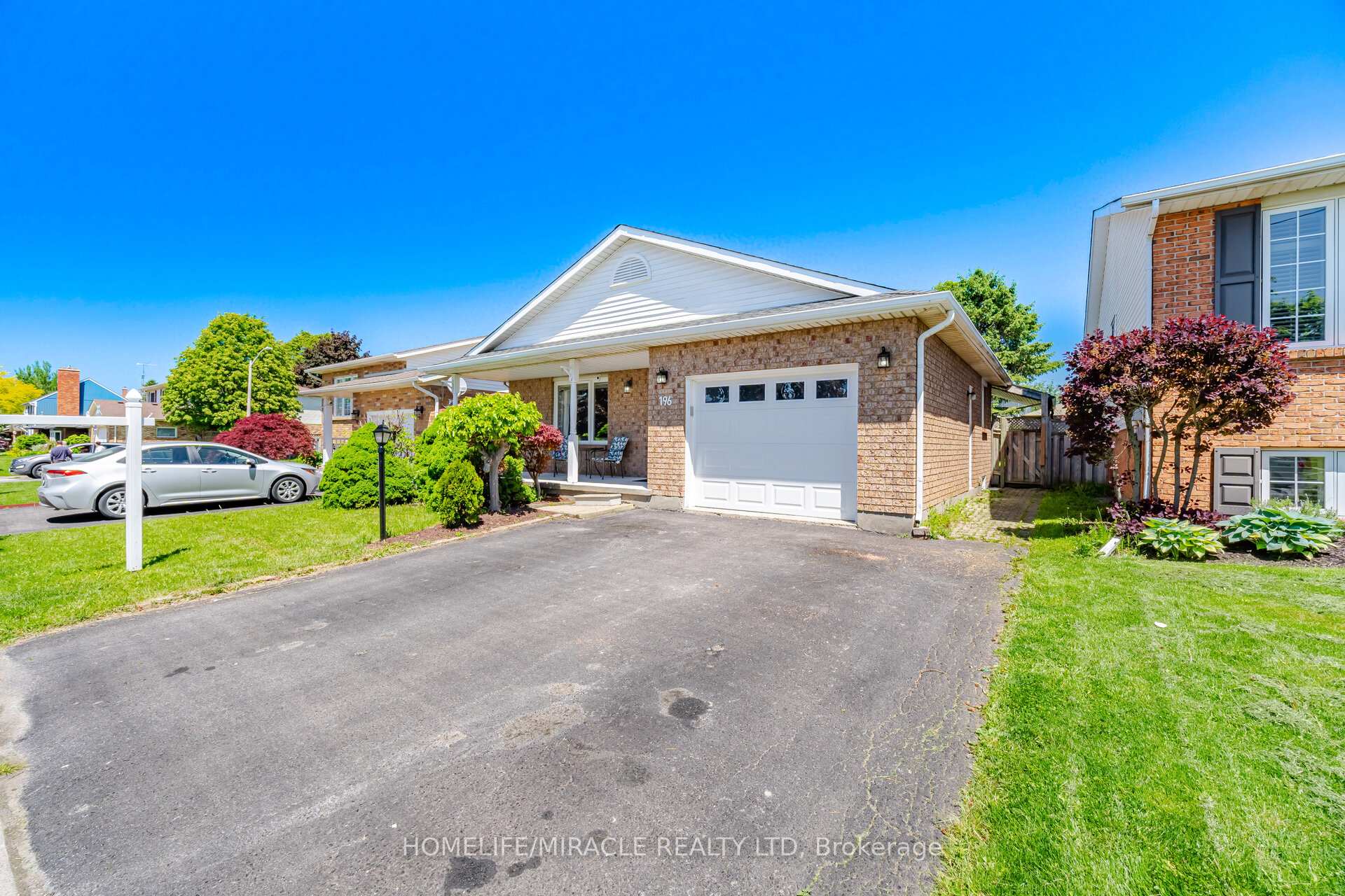 Photo 5 of 196 First St Louth, St. Catharines, Grapeview — HOMEH
