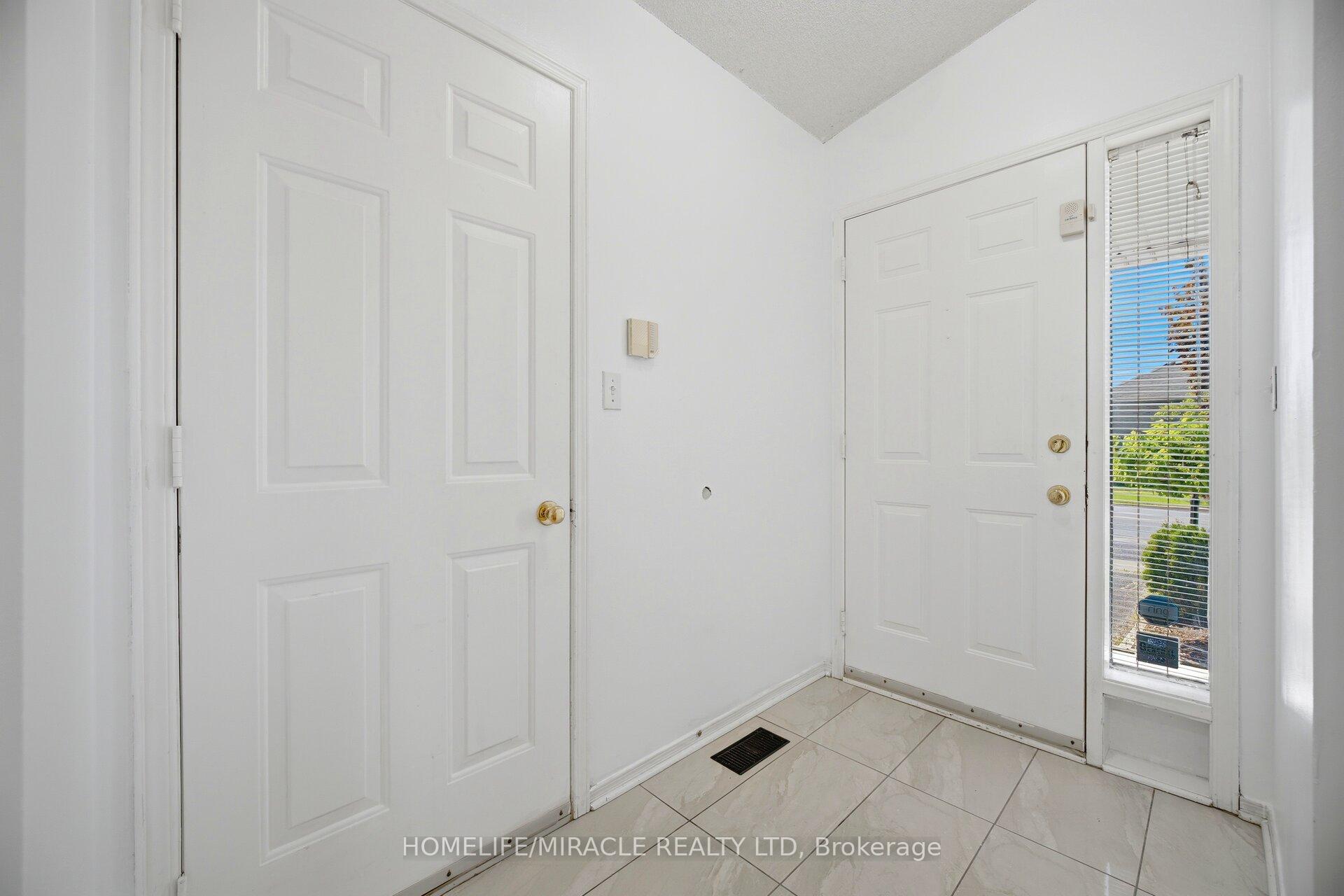 Photo 7 of 196 First St Louth, St. Catharines, Grapeview — HOMEH
