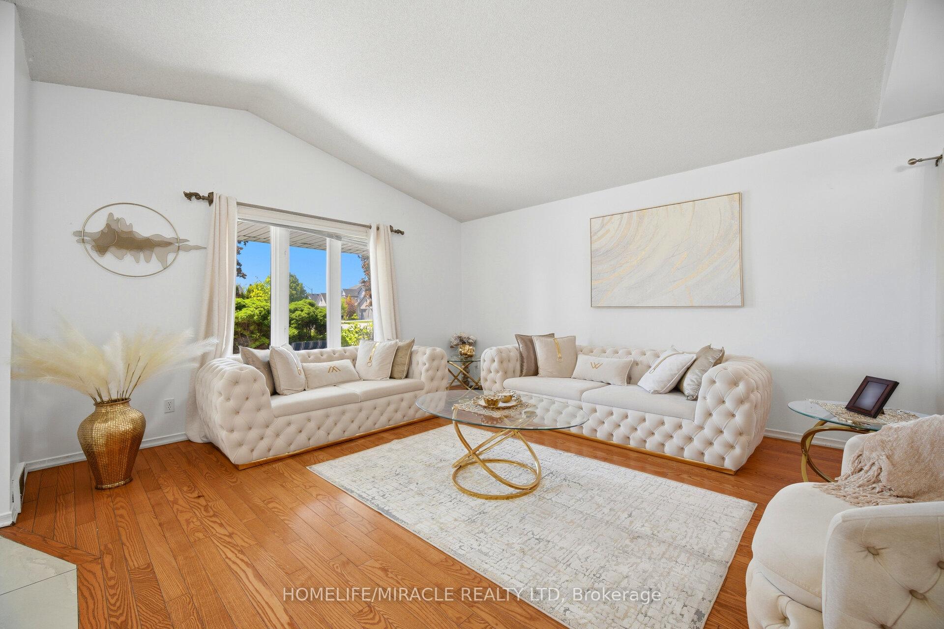 Photo 9 of 196 First St Louth, St. Catharines, Grapeview — HOMEH