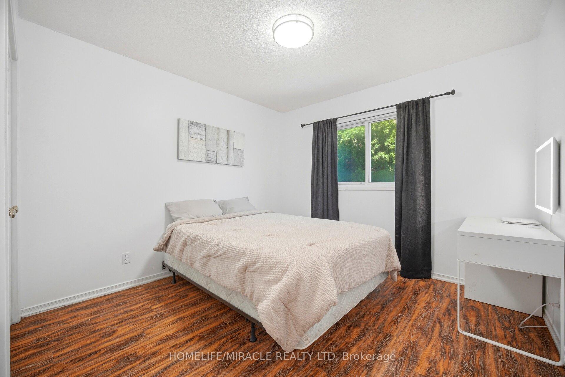 Photo 23 of 196 First St Louth, St. Catharines, Grapeview — HOMEH