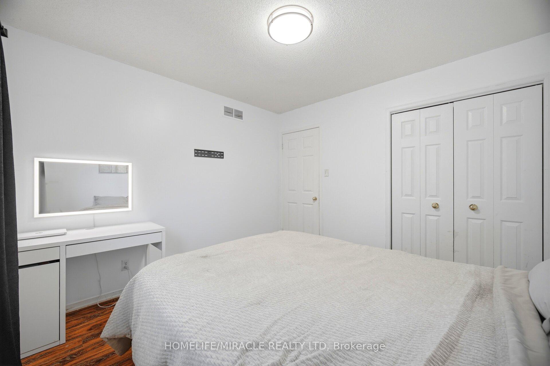 Photo 24 of 196 First St Louth, St. Catharines, Grapeview — HOMEH