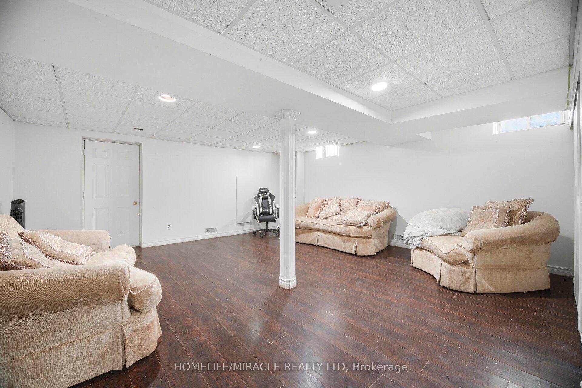 Photo 41 of 196 First St Louth, St. Catharines, Grapeview — HOMEH